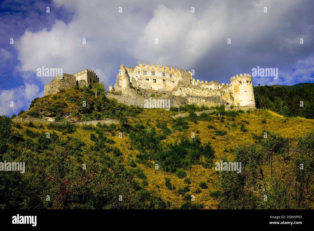 Ruines du château de Montechiaro, Val Venosta, Tyrol du Sud, province de Bolzano, Italie, Banque D'Images