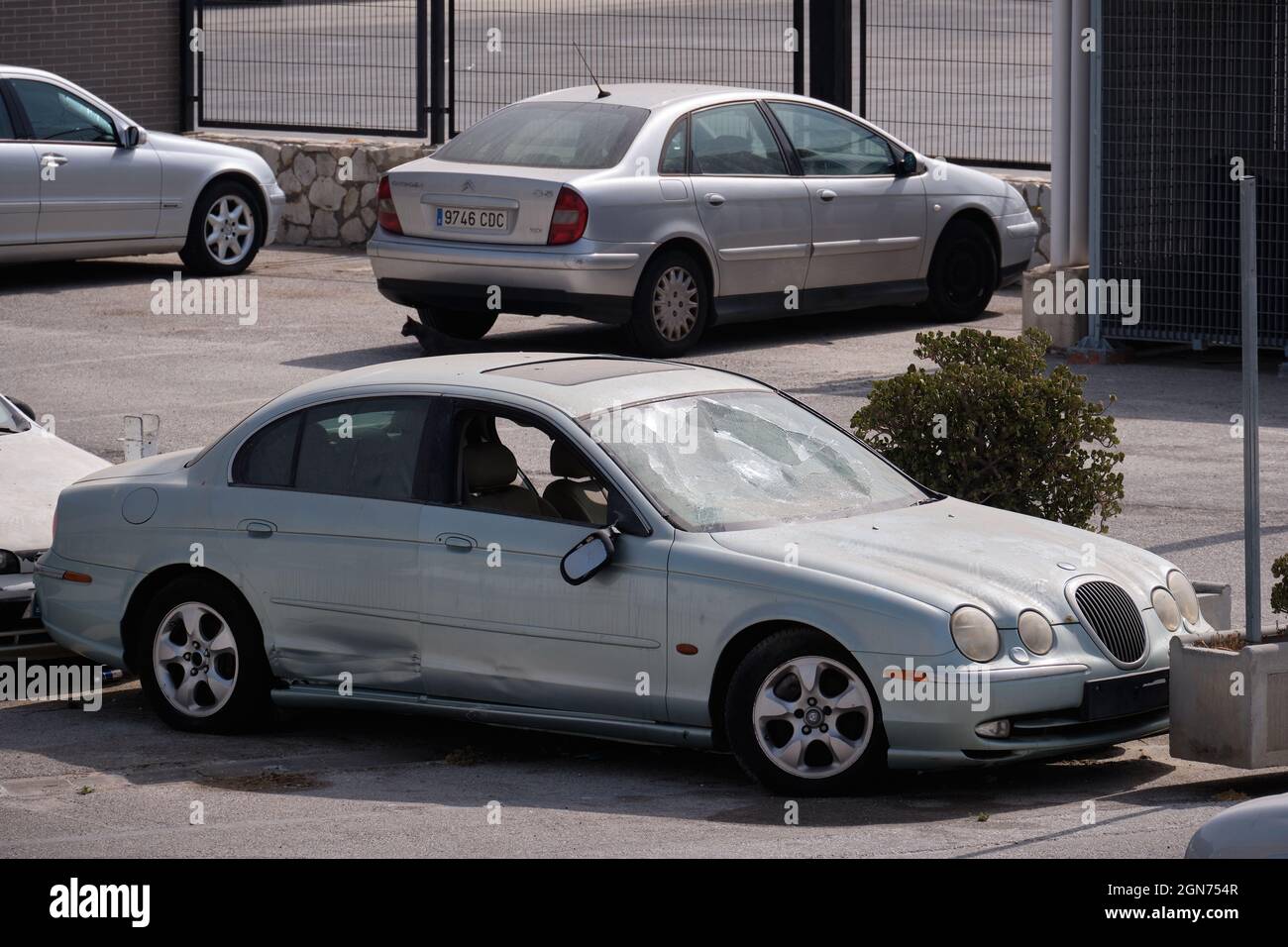 Abandon de Jaguar S-Type à Fuengirola, Malaga, Espagne. Banque D'Images