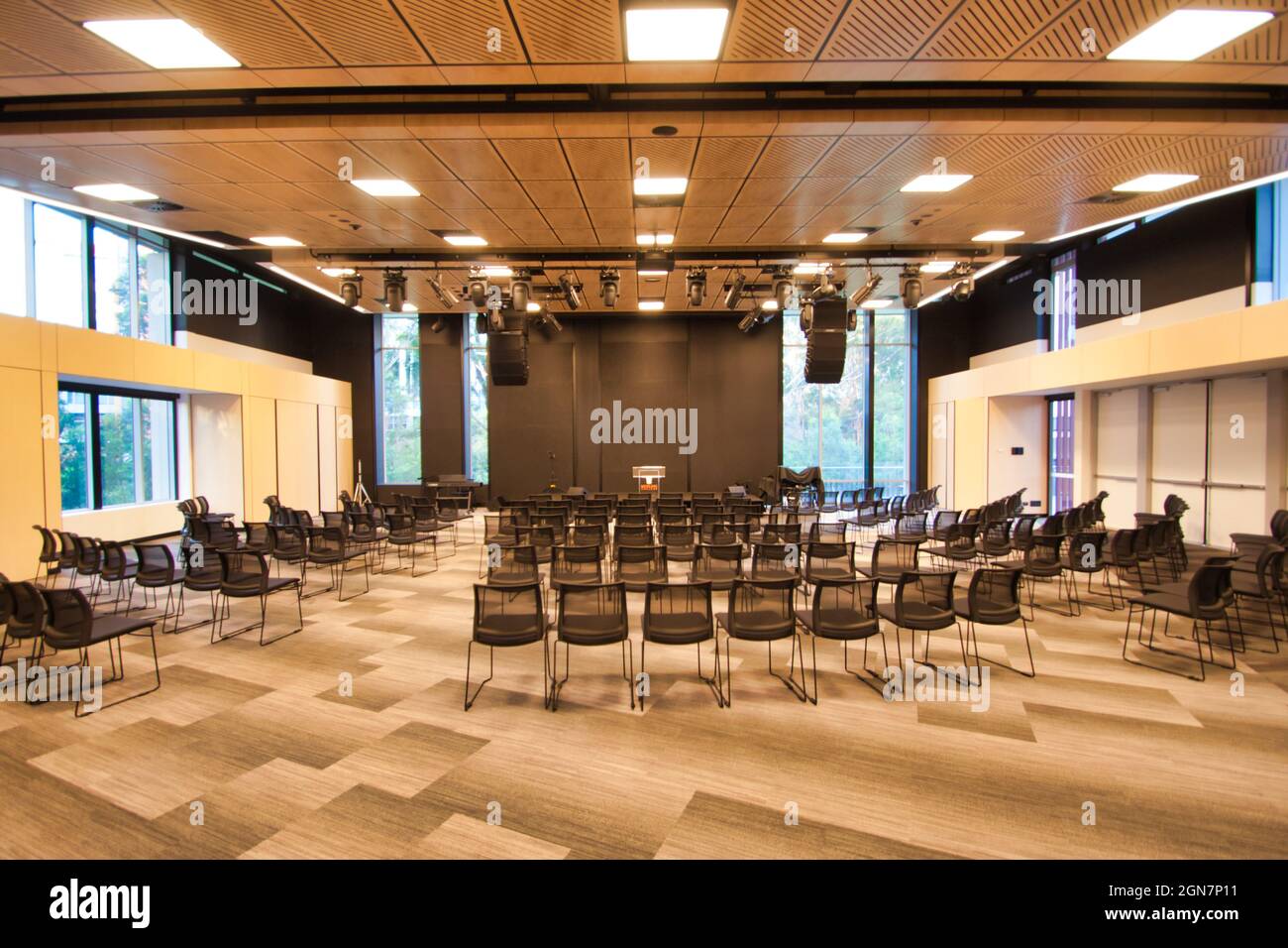 SYDNEY, AUSTRALIE - 14 février 2020 : une photo panoramique d'un auditorium moderne dans une université scolaire de Sydney, en Australie Banque D'Images