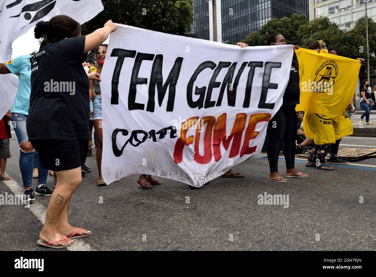 Brésil – 7 septembre 2021 : des manifestants se sont rassemblés à Rio de Janeiro en brandant des panneaux avec des slogans comme « les gens ont-ils faim » pour protester contre Jair Bolsonaro Banque D'Images
