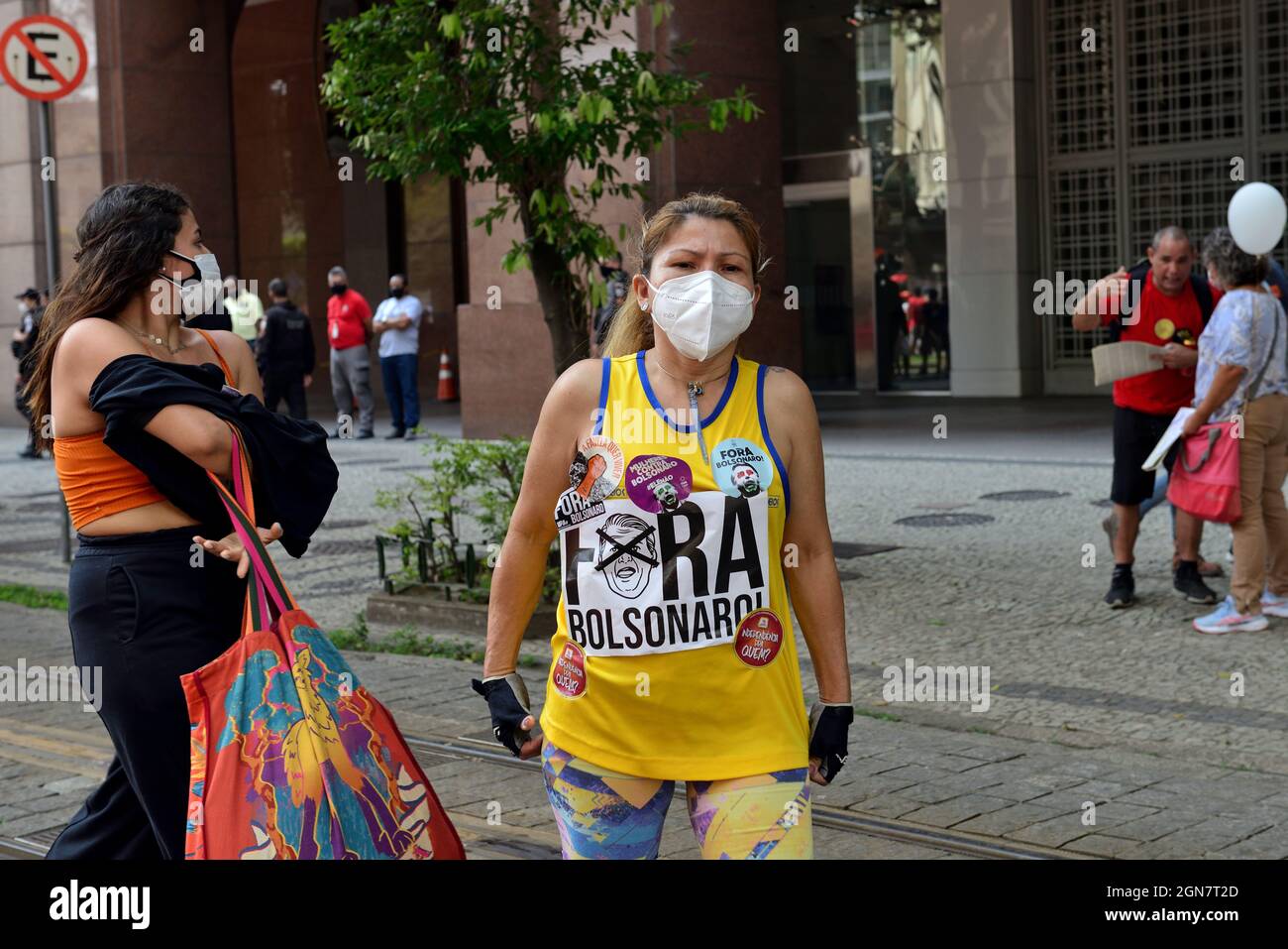 Brésil – 7 septembre 2021 : des manifestants descendent dans les rues du centre de Rio de Janeiro pour appeler à la destitution du président du pays, Jair Bolsonaro Banque D'Images