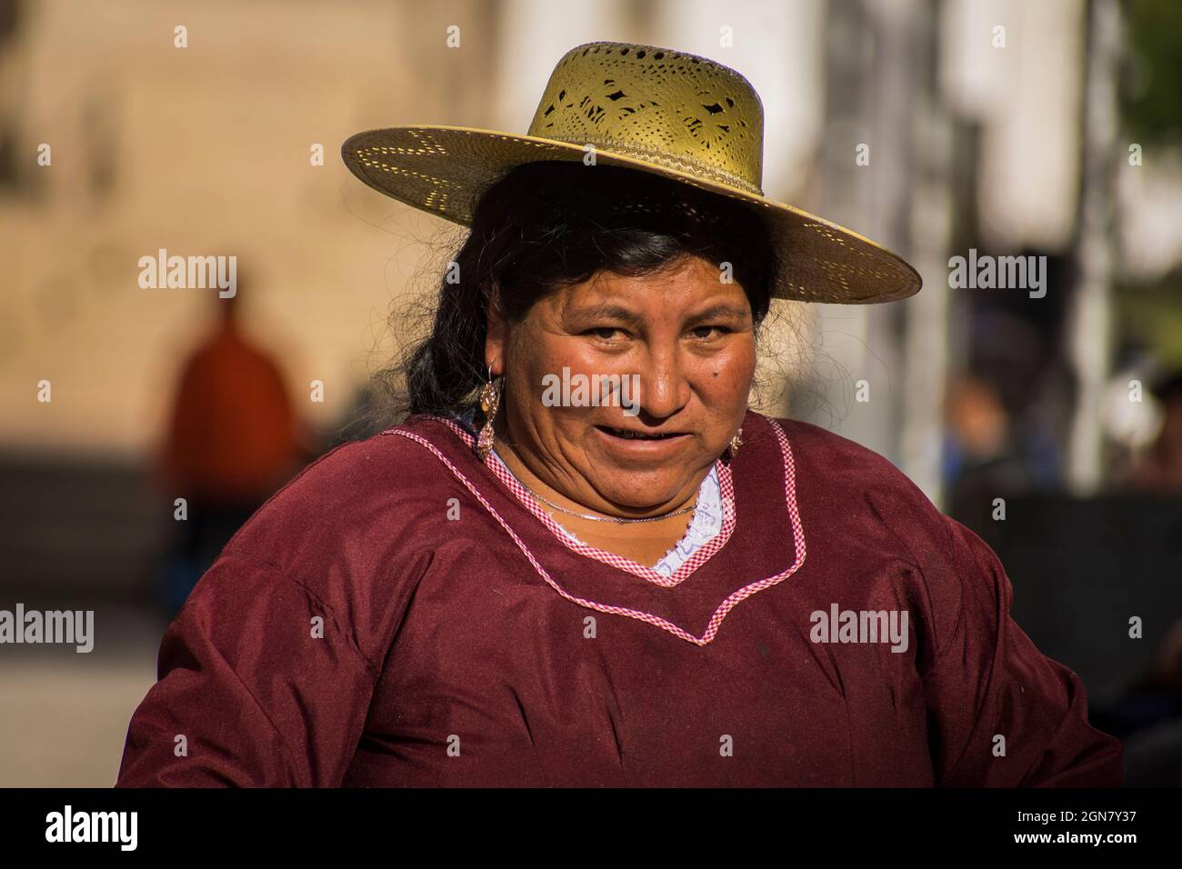 Femme indigène typique de la Puna américaine de Souht avec costume typique. Jujuy, Argentine Banque D'Images