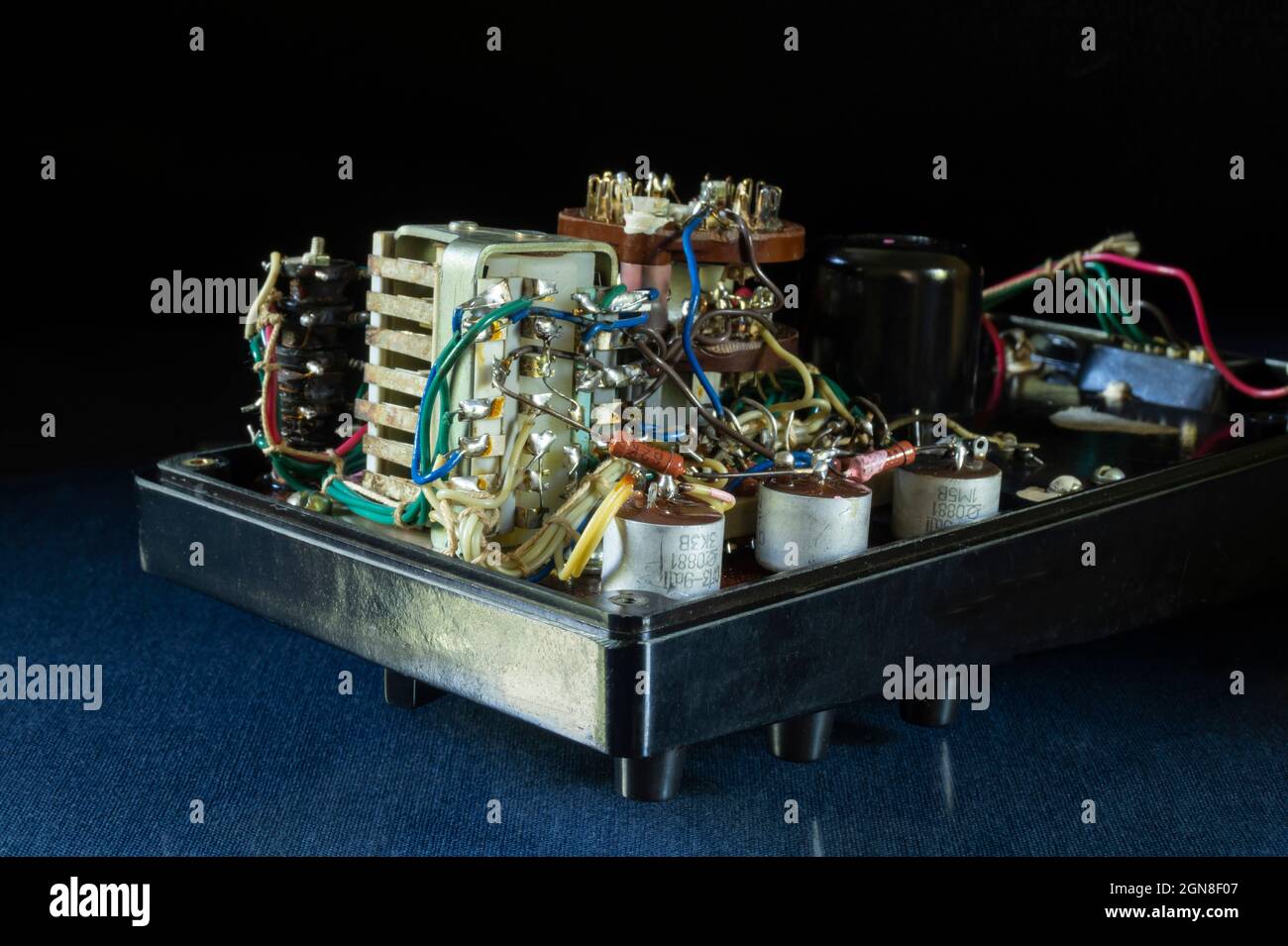 Composants de la radio sur la carte de circuit imprimé. Gros plan. Vue de dessus Banque D'Images