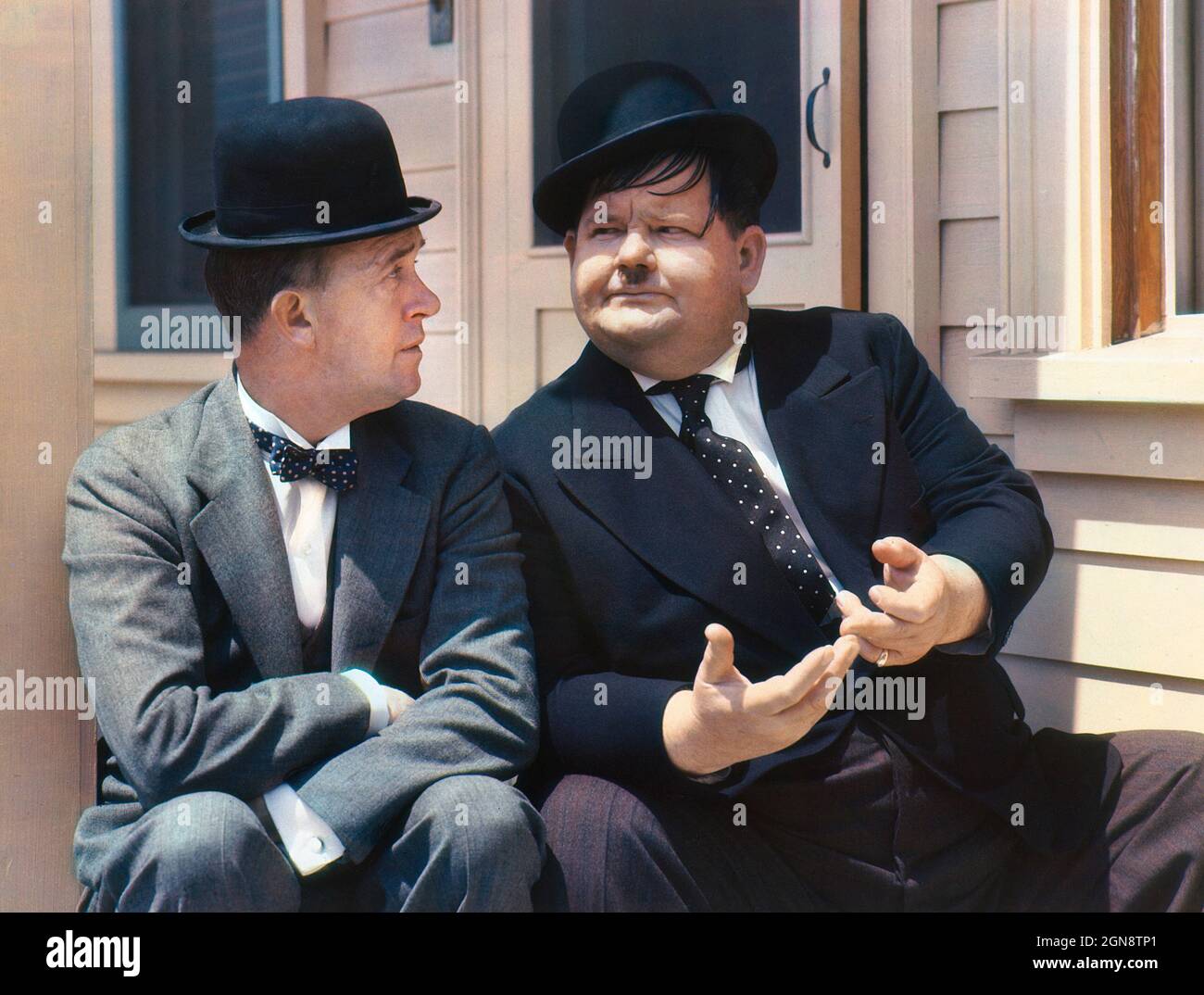 Stan Laurel (1890-1965), comédien anglais et Oliver Hardy (1892-1957), comédien américain, Portrait assis, Harry Warnecke, 1938 Banque D'Images