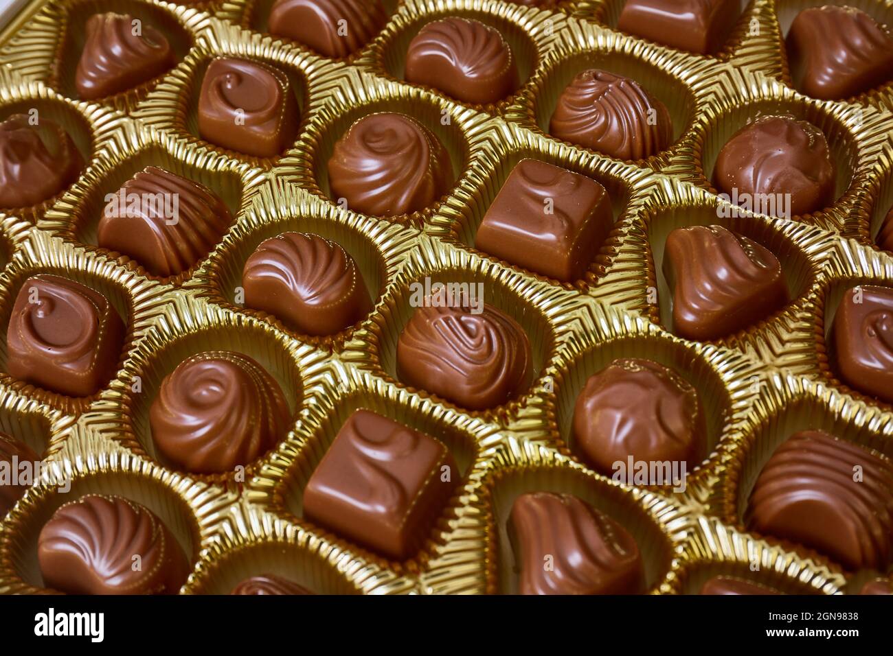 Ouvrez une boîte de treettes au chocolat Banque D'Images