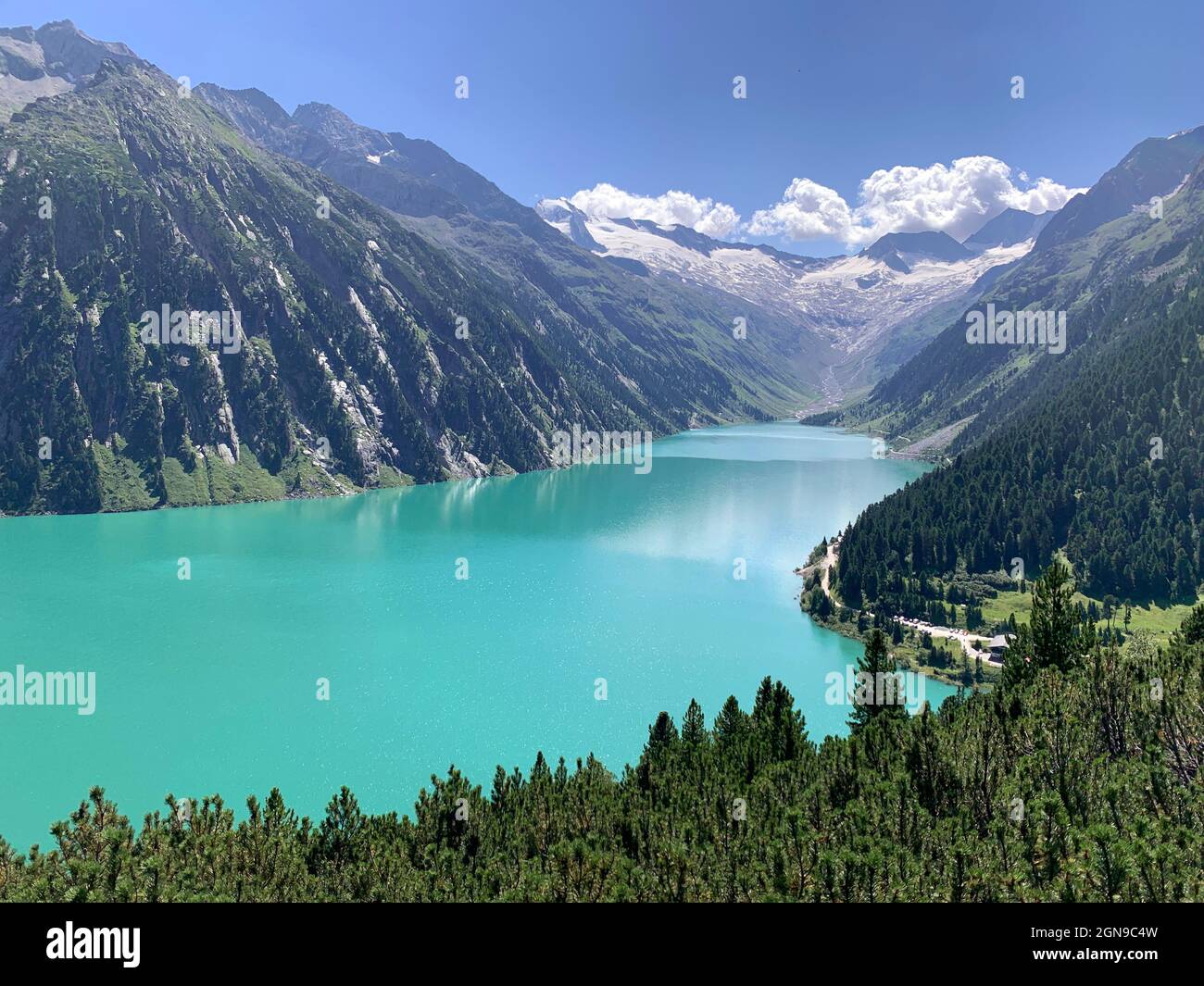 La randonnée depuis le bas de Schlegeisspeicher jusqu'au sommet d'Olpererhutte en Autriche Banque D'Images