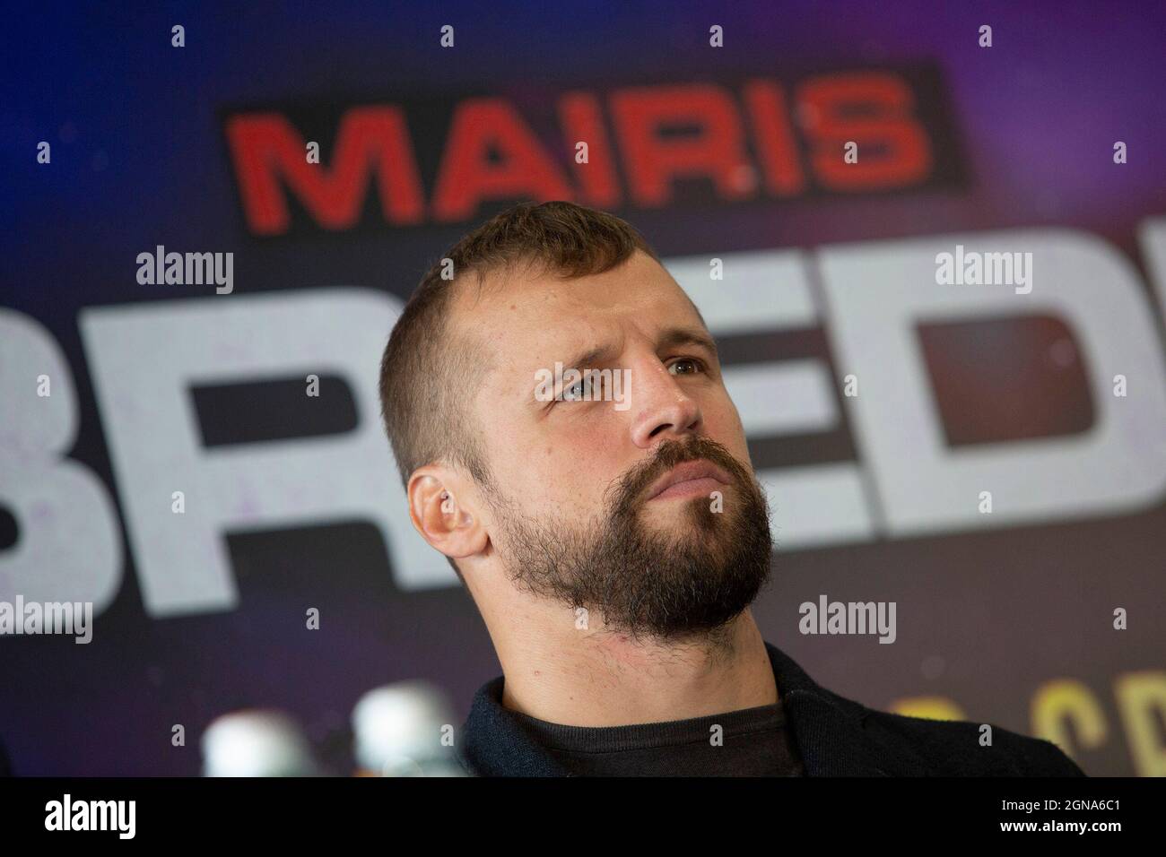 Lettonie. 23 septembre 2021. La Lettonie Mairis Briedis assiste à une conférence de presse avant le prochain combat de poids de Cruiserweight de la Super série de boxe mondiale contre l'Allemagne Artur Mann à Riga, en Lettonie, le 23 septembre 2021. Crédit: Edijs Palens/Xinhua/Alamy Live News Banque D'Images