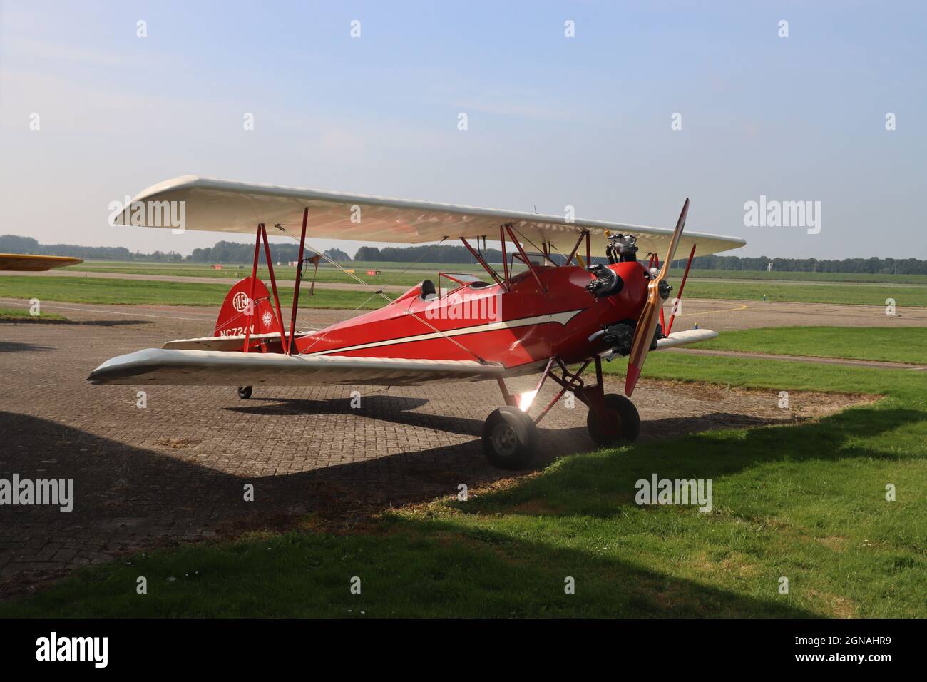 Brewster Fleet 7 NC724V sur plateforme à l'aéroport de Lelystad aux pays-Bas Banque D'Images Brewster Fleet 7 NC724V sur plateforme à l'aéroport de Lelystad aux pays-Bas Banque D'Images