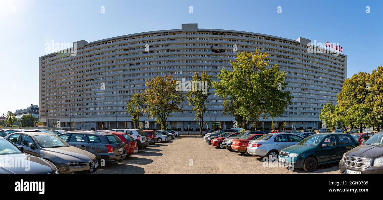 Une photo panoramique du Superjednostka, un célèbre bâtiment de modernisme socialiste à Katowice. Banque D'Images