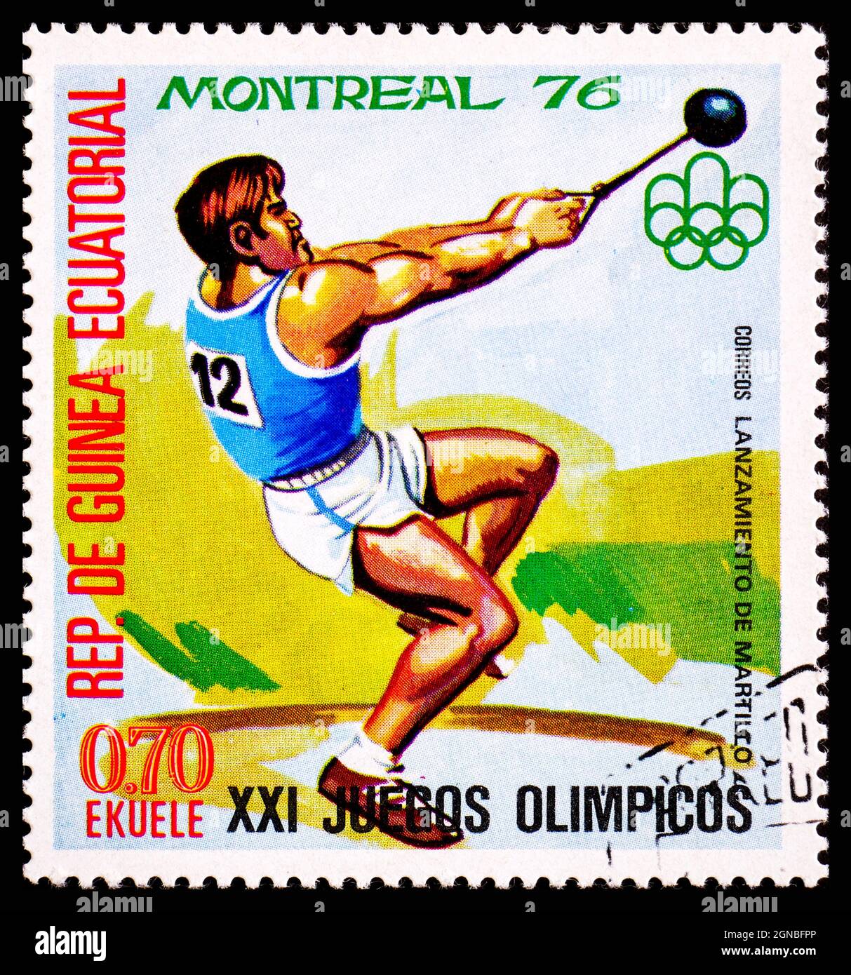 GUINÉE ÉQUATORIALE - VERS 1976 : timbre-poste de Guinée montrant Lanzamiento de Martillo aux XXIes Jeux Olympiques de Montréal Banque D'Images