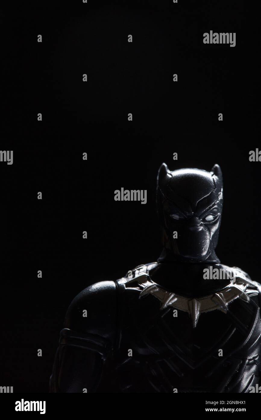 Moscou, Russie - 24 septembre 2021 : figure en plastique de Black Panther, le personnage de l'univers de Marvel. Banque D'Images