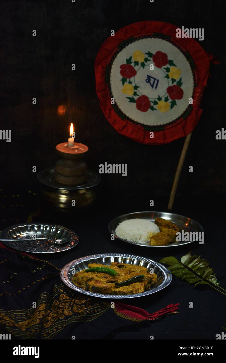 Photo traditionnelle de curry de hilsa. Banque D'Images