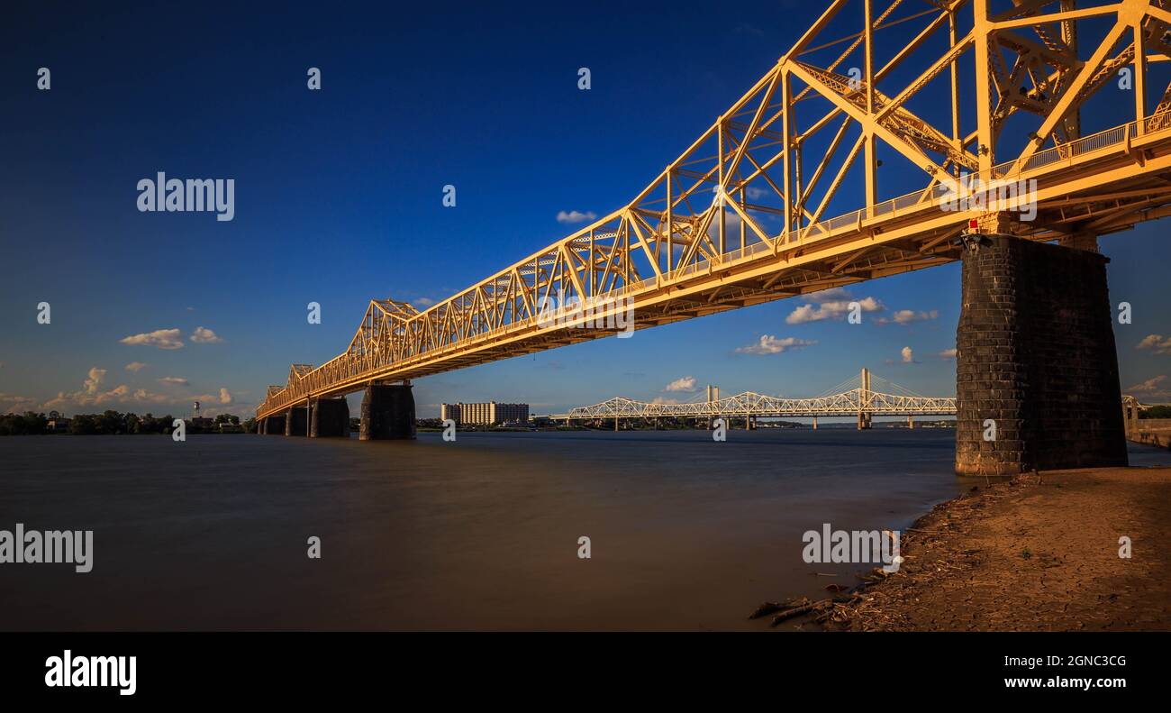 Pont George Rogers Clark Memorial - Louisville Banque D'Images