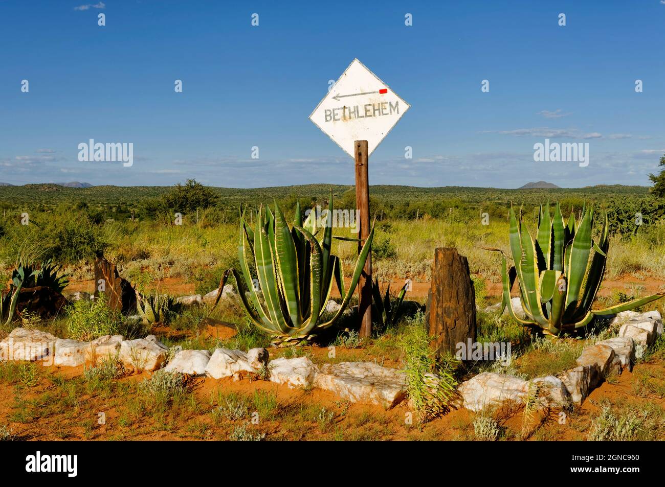 Panneau de direction vers Farm Bethlehem au sud-est de Windhoek, Windhoek District, Khomas Region, Namibie Banque D'Images