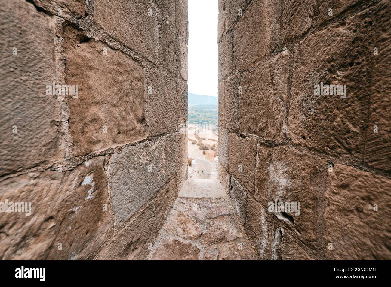 Fenêtre pour arceaux et arceaux Castillo de Loarre à Huesca Banque D'Images