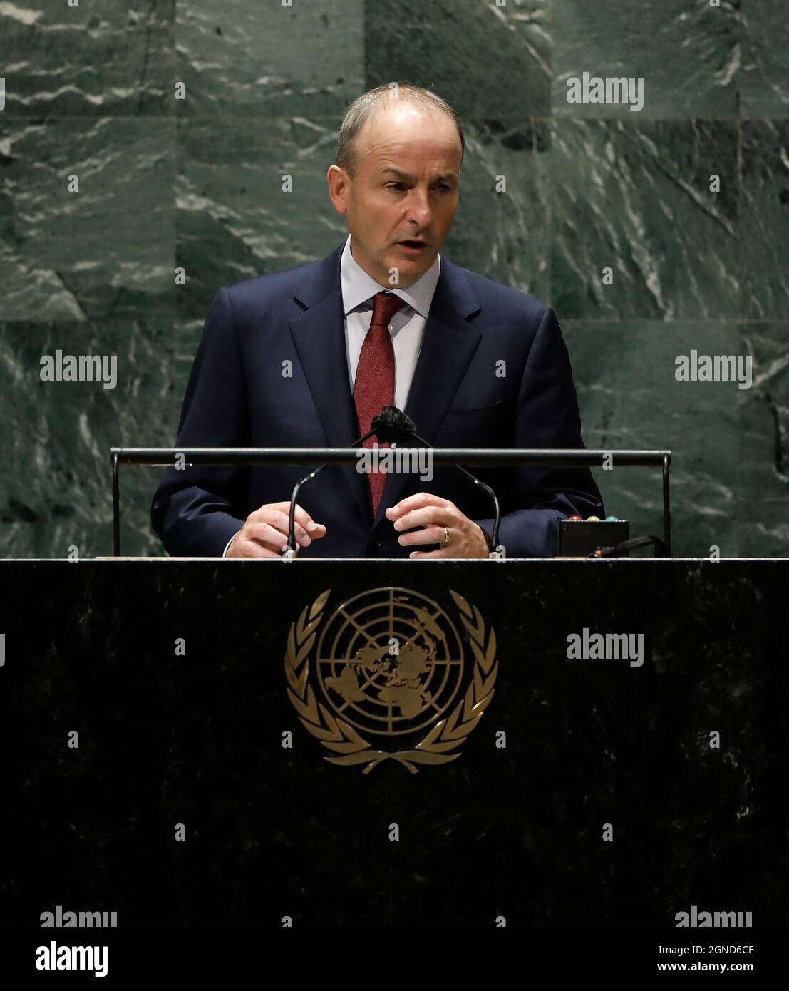 New York, États-Unis. 24 septembre 2021. Le Premier ministre irlandais, Micheal Martin, s'adresse à la 76e session de l'Assemblée générale des Nations Unies débat général dans la salle de l'Assemblée générale des Nations Unies au Siège de l'ONU le vendredi 24 septembre 2021 à New York. Photo par Peter Foley/UPI crédit: UPI/Alay Live News Banque D'Images