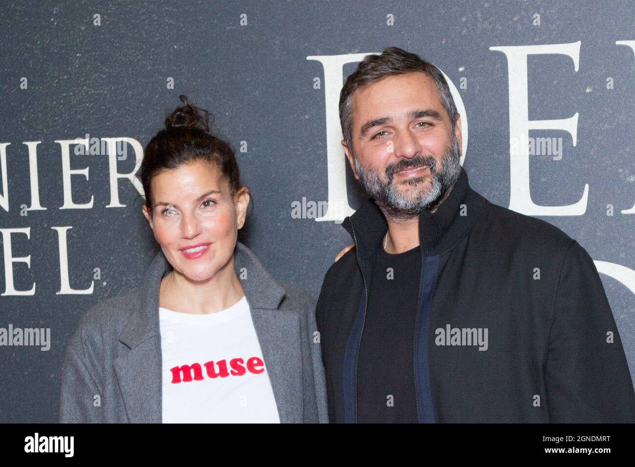 Paris, France. 24 septembre 2021. Olivier Nakache et sa femme Jezabel assistent à la première du film « le Dernier Duel » « le dernier Duel » de Paris à Gaumont champs Elysées le 24 septembre 2021. Photo de Nasser Berzane/ABACAPRESS.COM crédit: Abaca Press/Alay Live News Banque D'Images