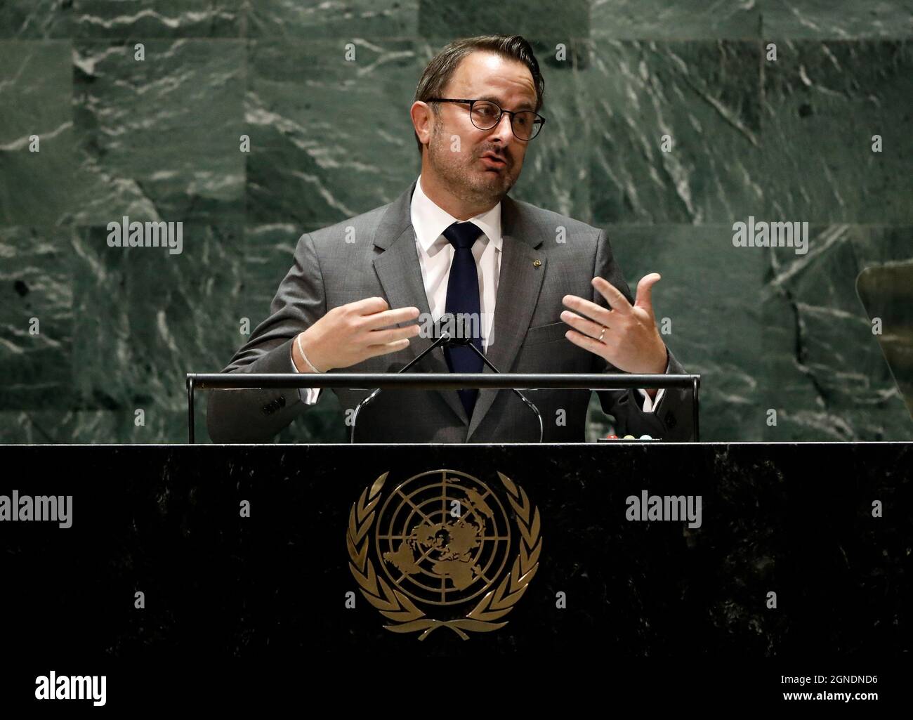 New York, États-Unis. 24 septembre 2021. Le Premier ministre luxembourgeois, Xavier Bettel, s'adresse au débat général de la 76e session de l'Assemblée générale des Nations Unies au Siège de l'ONU à New York, New York, le vendredi 24 septembre 2021. Photo de piscine par Peter FOL;ey/UPI crédit: UPI/Alay Live News Banque D'Images