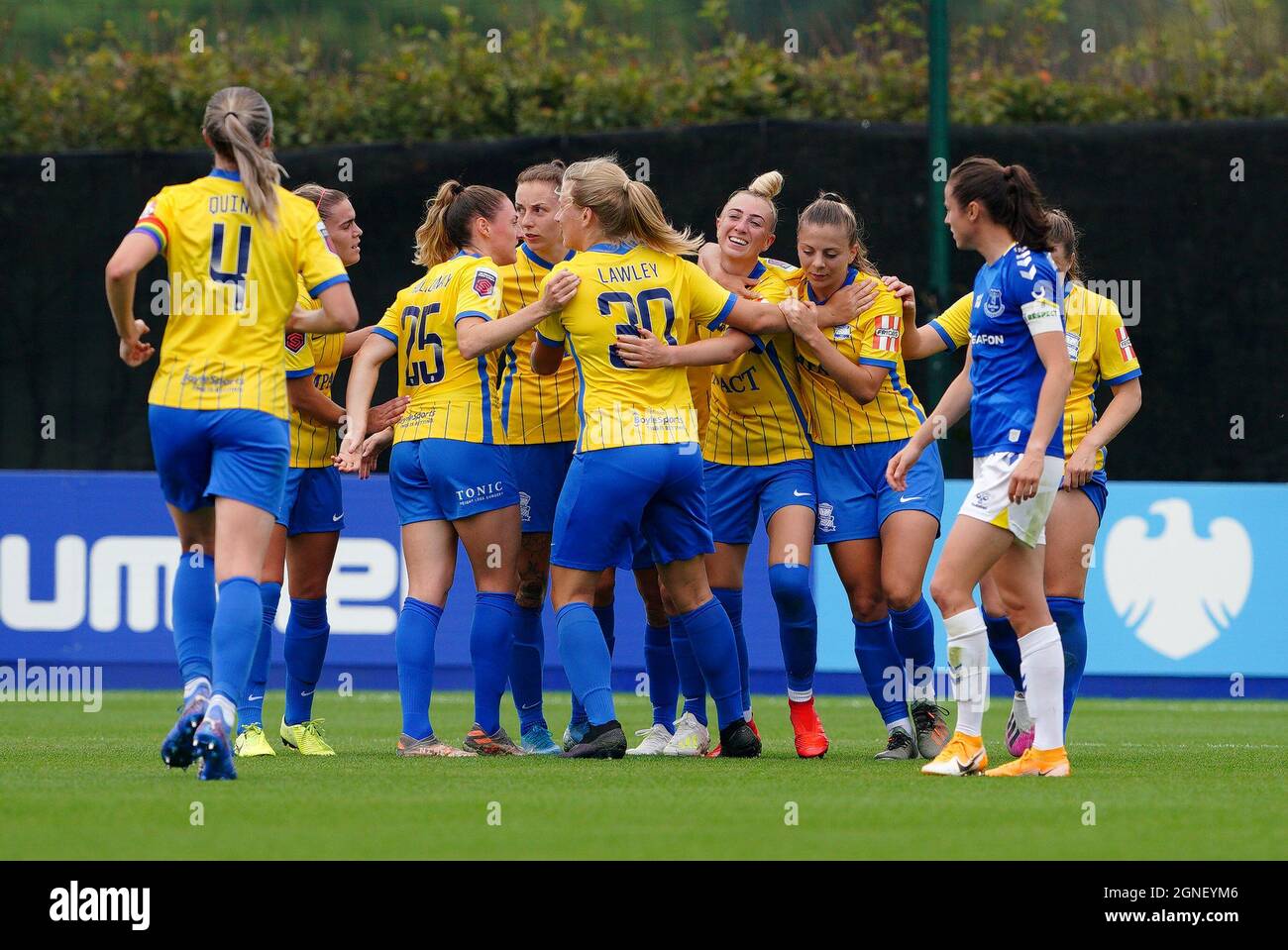 Jade Pennock de Birmingham City (troisième, à droite) célèbre les scores lors du match de Super League féminin FA à Walton Hall Park, Liverpool. Date de la photo: Samedi 25 septembre 2021. Banque D'Images