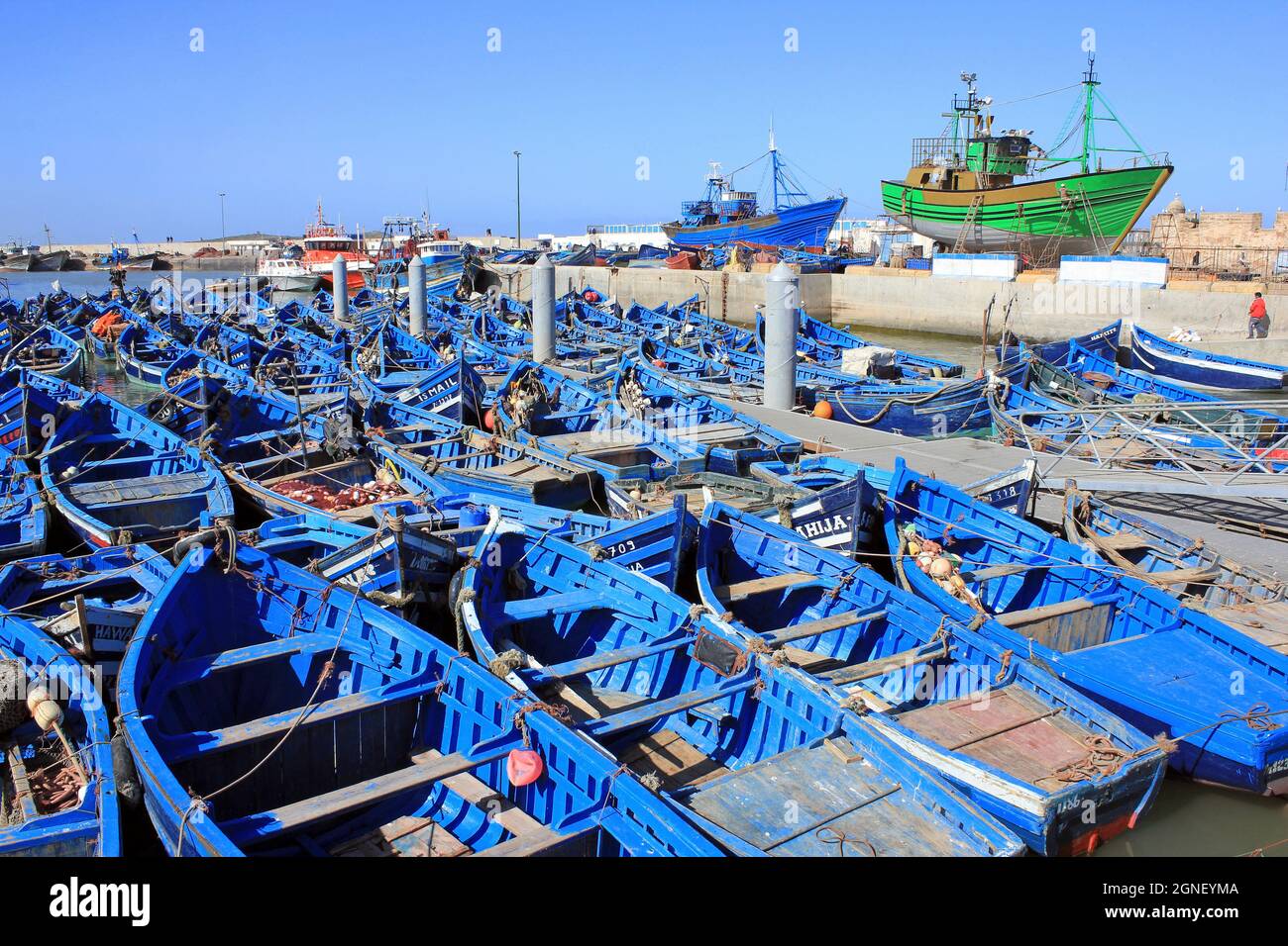 Bateaux de pêche dans le port d'Essaouira, Maroc Banque D'Images