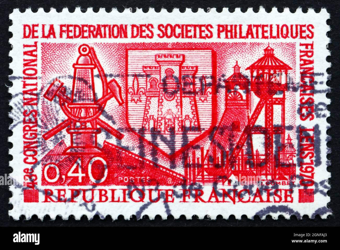 FRANCE - VERS 1970 : un timbre imprimé en France montre Arms of Lens, Miner's Lamp et Pit Head, vers 1970 Banque D'Images
