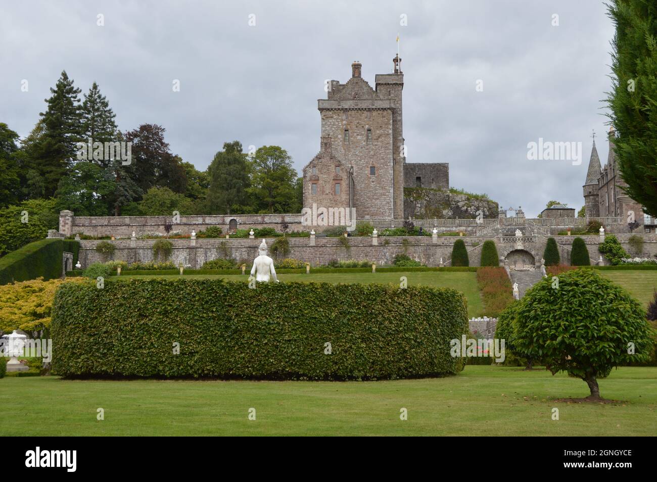 Les jardins formels du château de Drummond près de Crieff. Perthshire, Écosse, le 31 août 2021 Banque D'Images