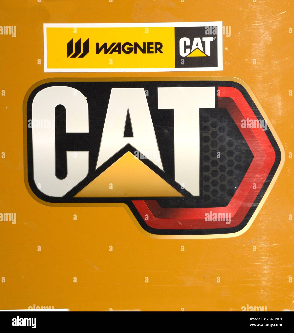 Un gros plan du logo Caterpillar, Inc. Sur le côté de l'équipement de construction Caterpillar en activité à Santa Fe, Nouveau-Mexique. Banque D'Images