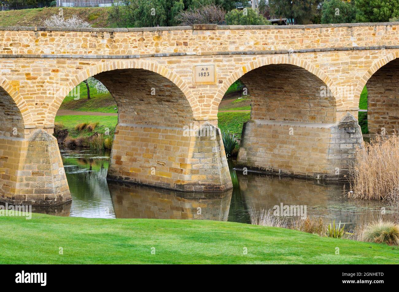 Construit par des forçats de 1823 à 1825, le pont Richmond est le plus ancien pont d'arche en pierre d'Australie - Richmond, Tasmanie, Australie Banque D'Images