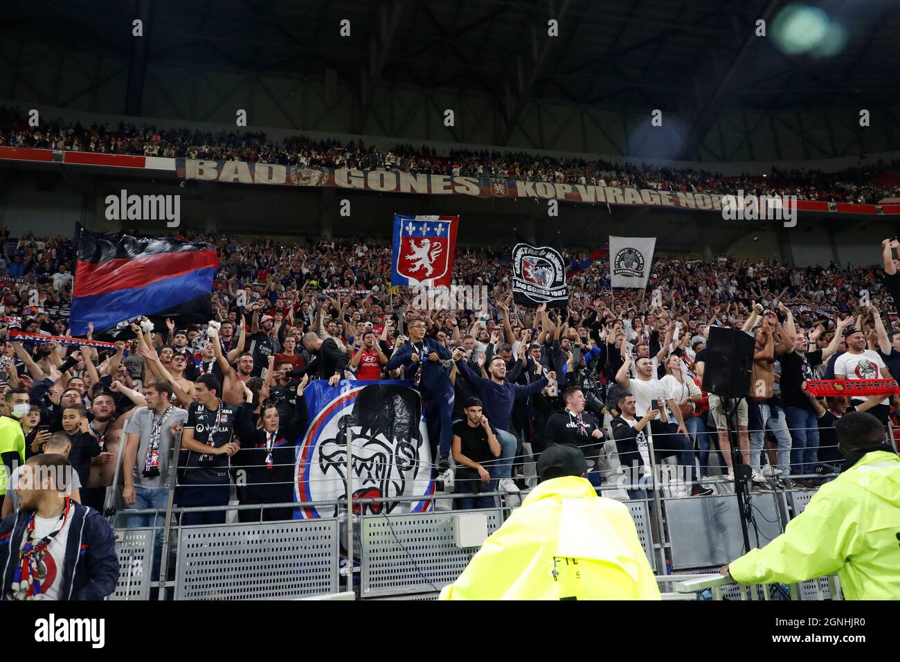 Fans de Lyon Bad Gones lors du championnat français Ligue 1 match de football entre l'Olympique Lyonnais et le FC Lorient le 25 septembre 2021 au stade Groupama à Decines-Charpieu près de Lyon, France - photo Romain Biard / Isports / DPPI Banque D'Images