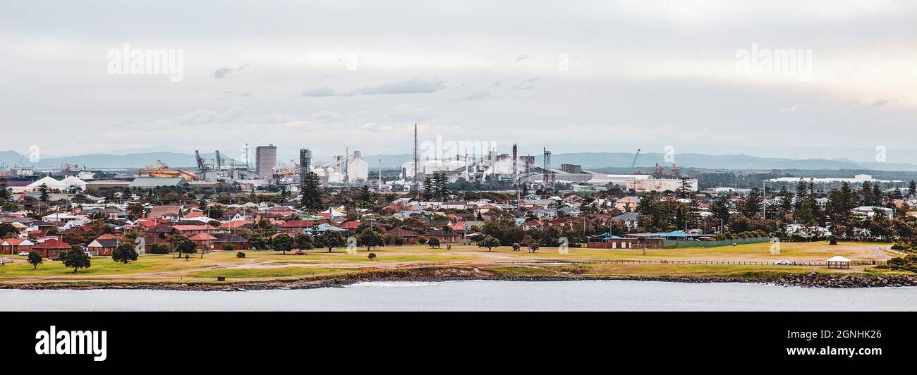 Scène à Newcastle Australie vue à Stockton très industriel Banque D'Images