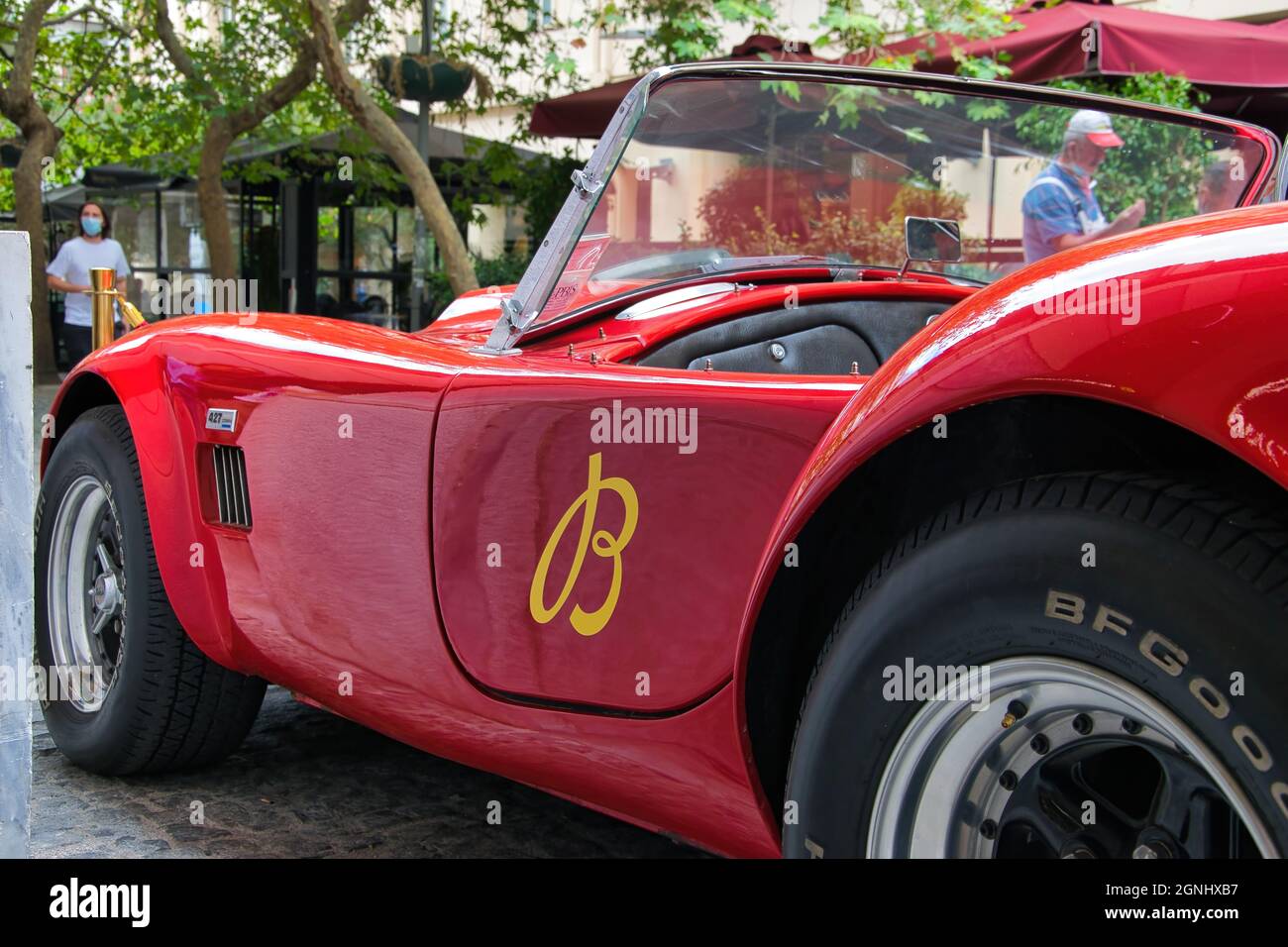 Shelby Cobra le mythe .Red 1965 Shelby Cobra,Shelby 427 Cobra 1965.designed par Carroll Shelby pour faire face aux voitures Ferrari.Voici nous la voyons à Athènes Banque D'Images