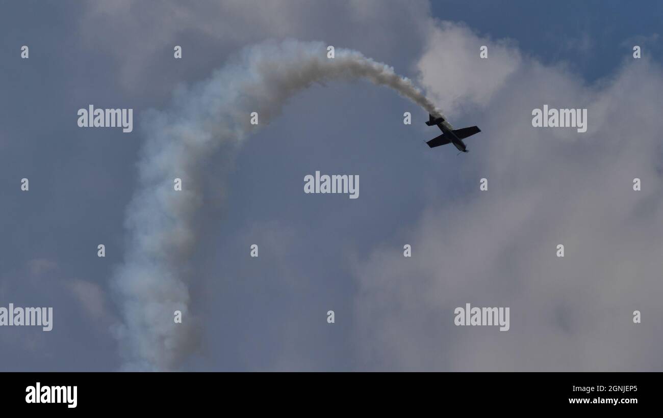 Maribor Airshow Slovénie 15 AOÛT 2021 l'avion aérobatique effectue des manœuvres extrêmes pendant un spectacle aérien. MX Aircraft MXS par Veres Zoltan Banque D'Images