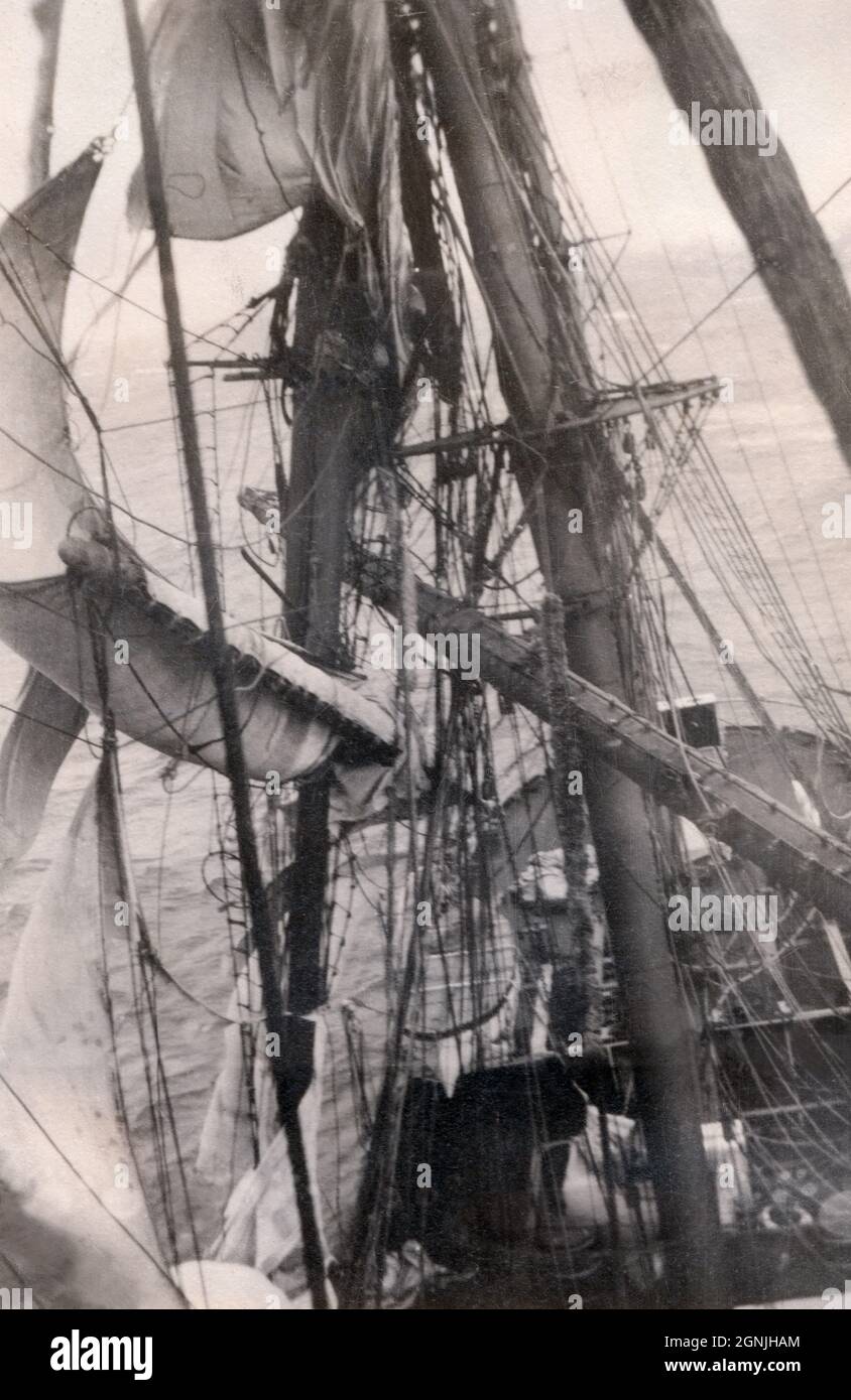 La barque d'acier à quatre mâts Hougomont a subi de graves dommages à son engin en 1927. Banque D'Images