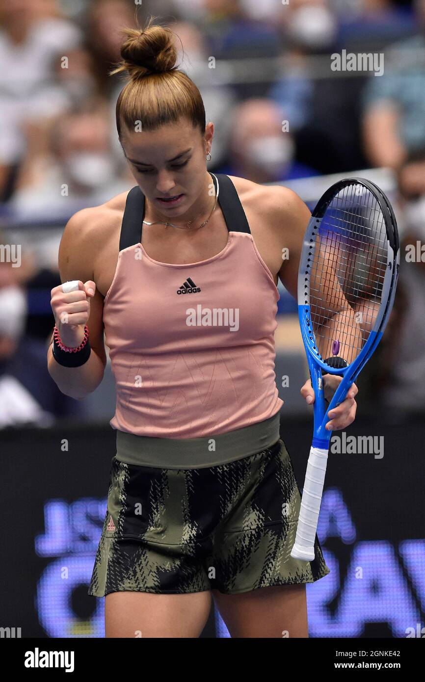 Ostrava, République tchèque. 26 septembre 2021. Maria Sakkari de Grèce en action lors du match final contre Anet Kontaveit d'Estonie au tournoi de tennis en salle J&T Banka Ostrava Open 2021 pour femmes WTA à Ostrava, République Tchèque, le 26 septembre 2021. Crédit: Jaroslav Ozana/CTK photo/Alay Live News Banque D'Images