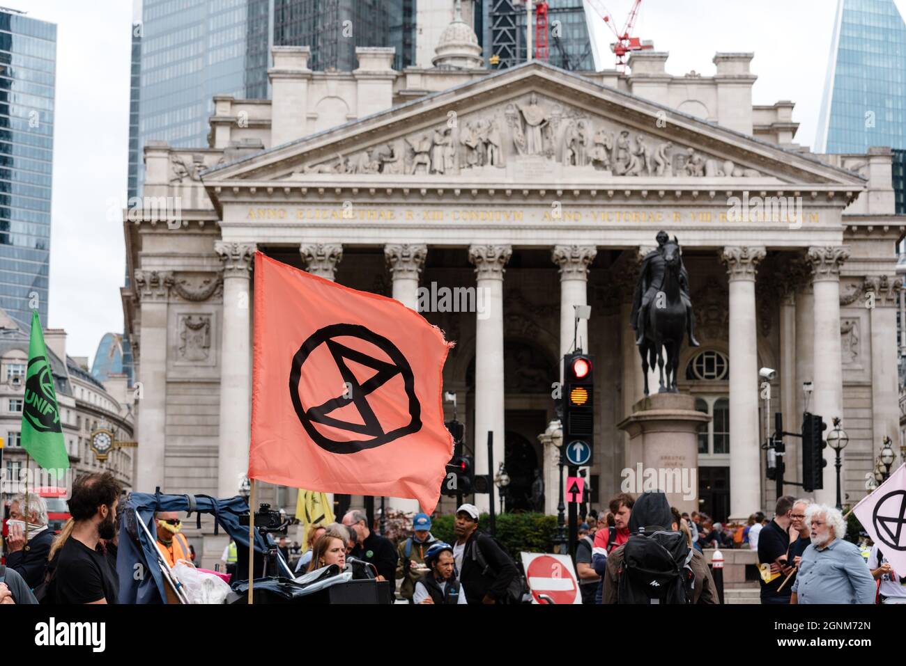 Londres, Royaume-Uni. 2 septembre 2021. La rébellion de l'extinction se présente à Bank au défi de renflouer les conditions exigeant a pour mettre fin à toute la fondation des combustibles fossiles Banque D'Images