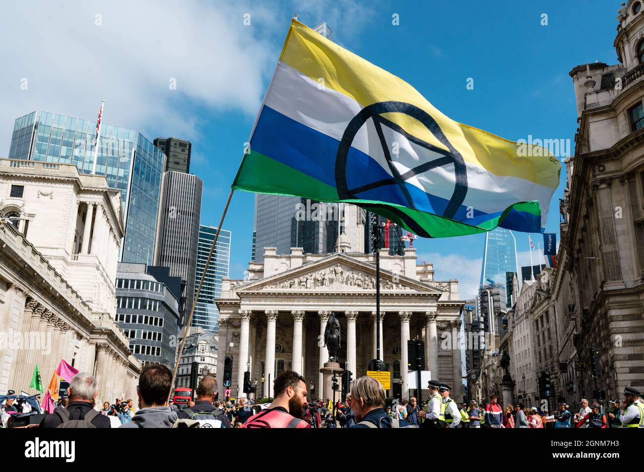 Londres, Royaume-Uni. 2 septembre 2021. La rébellion de l'extinction se présente à Bank au défi de renflouer les conditions exigeant a pour mettre fin à toute la fondation des combustibles fossiles Banque D'Images