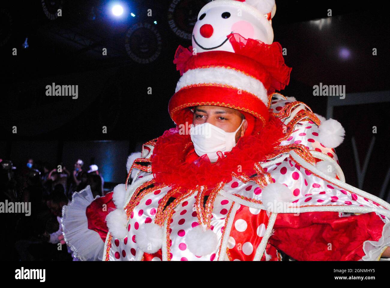 Sao Paulo, Sao Paulo, Brésil. 25 septembre 2021. (INT) Dragoes da Real Samba School costumes dîner de présentation. 25 septembre 2021, Sao Paulo, Brésil: Dîner pour présenter les costumes de l'école Dragoes da Real Samba pour le Carnaval 2022, au club court, à Vila Anastacio, dans la partie ouest de Sao Paulo, le samedi soir, 25 septembre 2021. (Credit image: © Adeleke Anthony Fote/TheNEWS2 via ZUMA Press Wire) Banque D'Images