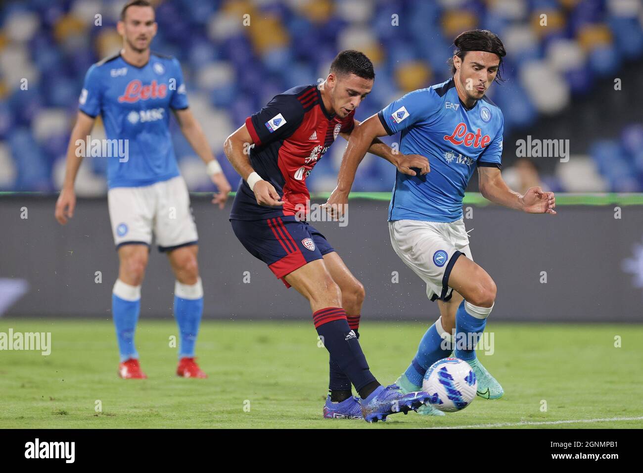 Naples, Italie. 26 septembre 2021. Eljif Elmas de SSC Napoli pendant la série Un match de football 2021/2022 entre SSC Napoli et Cagliari Calcio au stade Diego Armando Maradona à Naples (Italie), le 26 septembre 2021. Photo Cesare Purini/Insidefoto crédit: Insidefoto srl/Alay Live News Banque D'Images