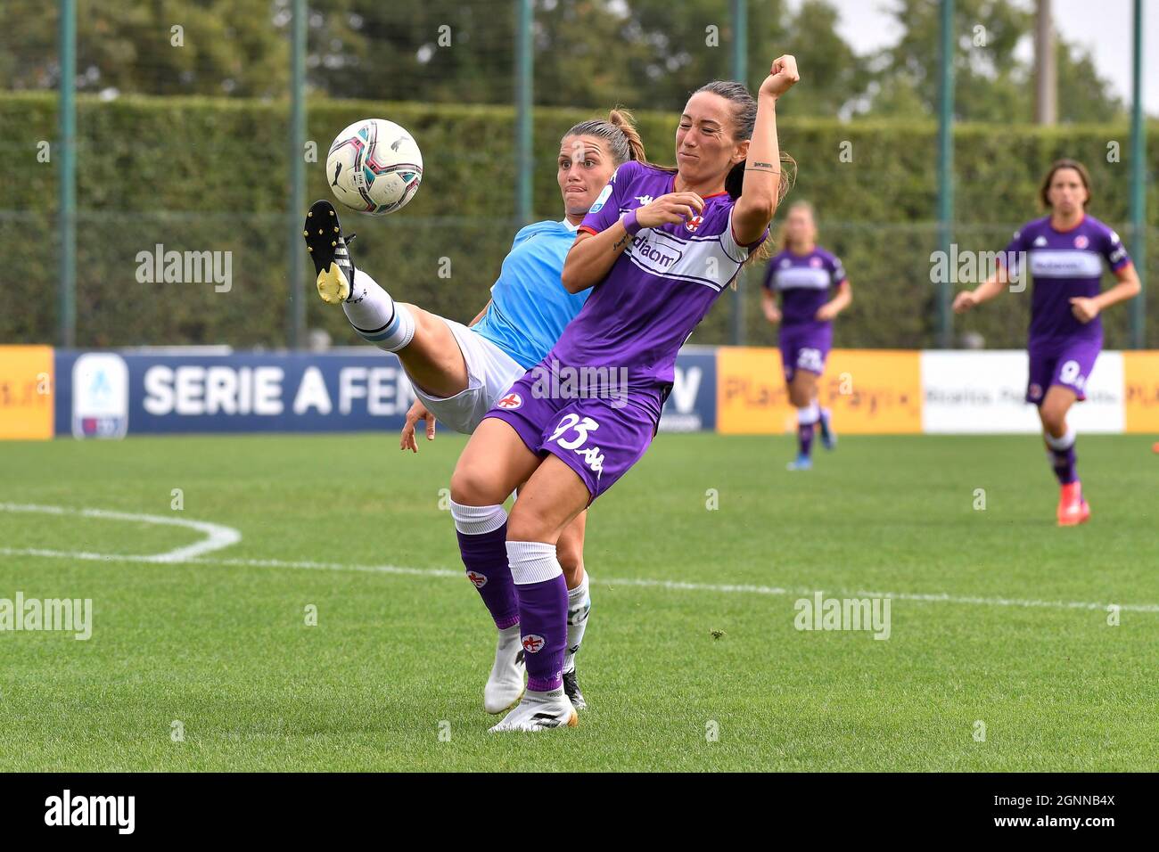 Formello, Italie. 26 septembre 2021. Gambarotta Margot et Melania Martinovic pendant la série Un match entre SS Lazio et ACF Fiorentina Femminile au stadio Mirko Fersini le 26 septembre 2021 à Formello, Rome, Italie. (Photo de Domenico Cippitelli/Pacific Press) Credit: Pacific Press Media production Corp./Alay Live News Banque D'Images