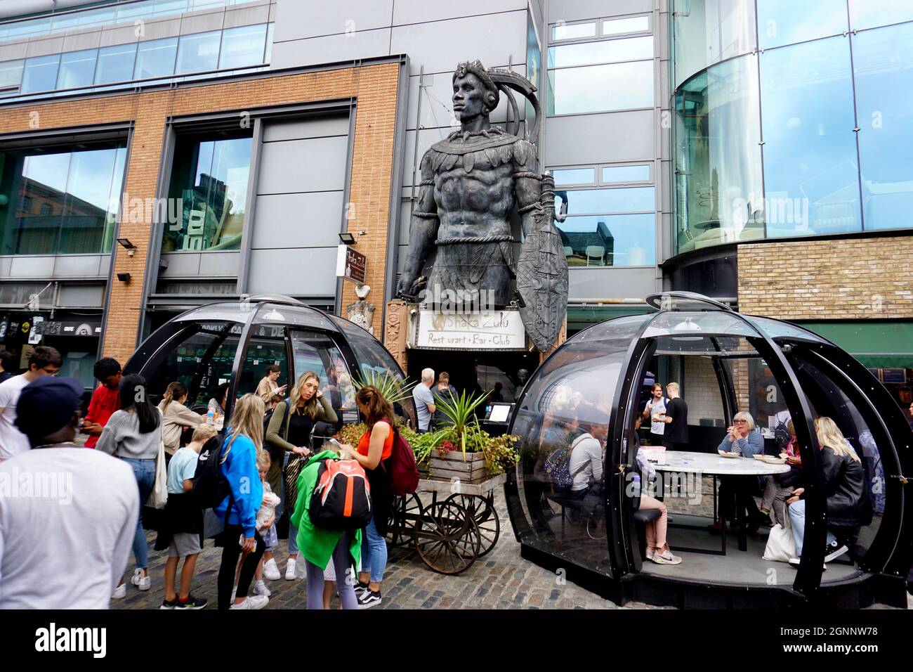 Statue de Shaka Zulu dans le marché de Camden, ville de Camden, Londres, Royaume-Uni Banque D'Images