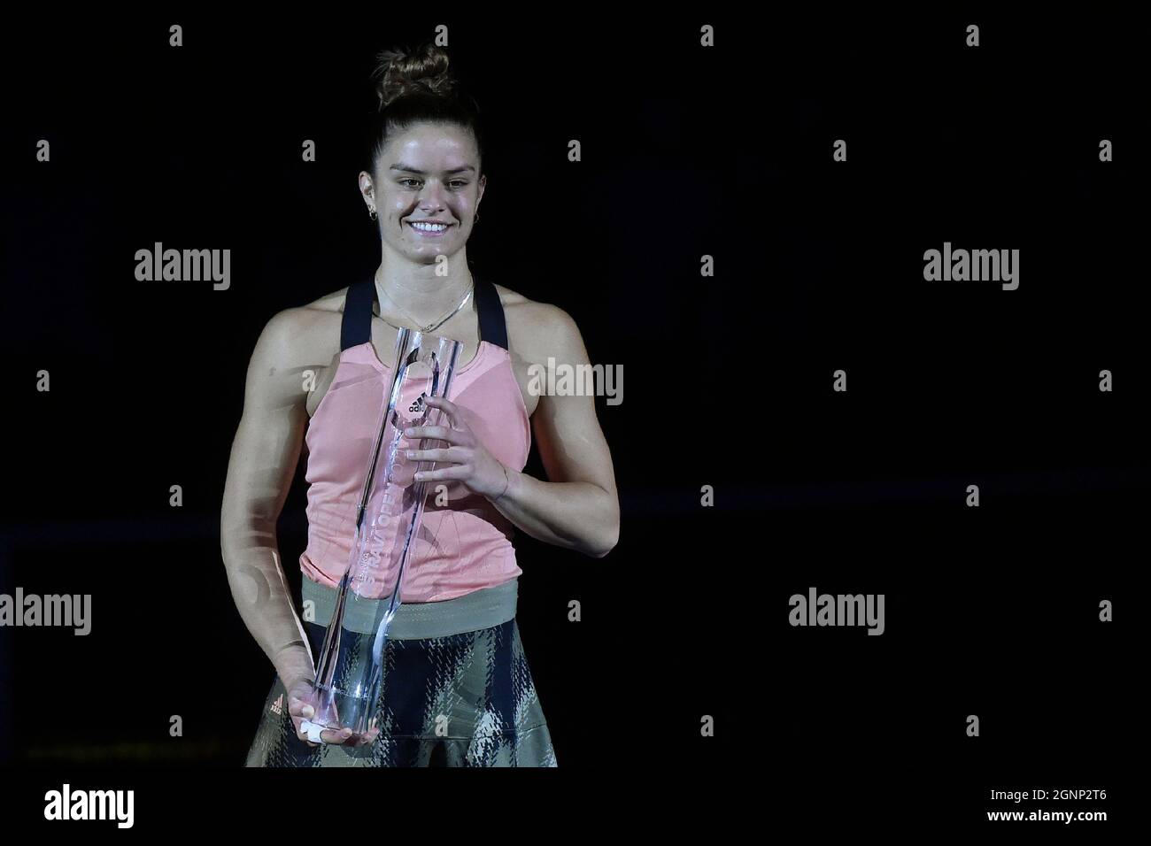 Ostrava, République tchèque. 26 septembre 2021. Maria Sakkari, de Grèce, fête la deuxième place après le match final contre Anet Kontaveit, d'Estonie, au tournoi de tennis en salle J&T Banka Ostrava Open 2021 pour femmes WTA à Ostrava, République Tchèque, le 26 septembre 2021. Crédit: Jaroslav Ozana/CTK photo/Alay Live News Banque D'Images