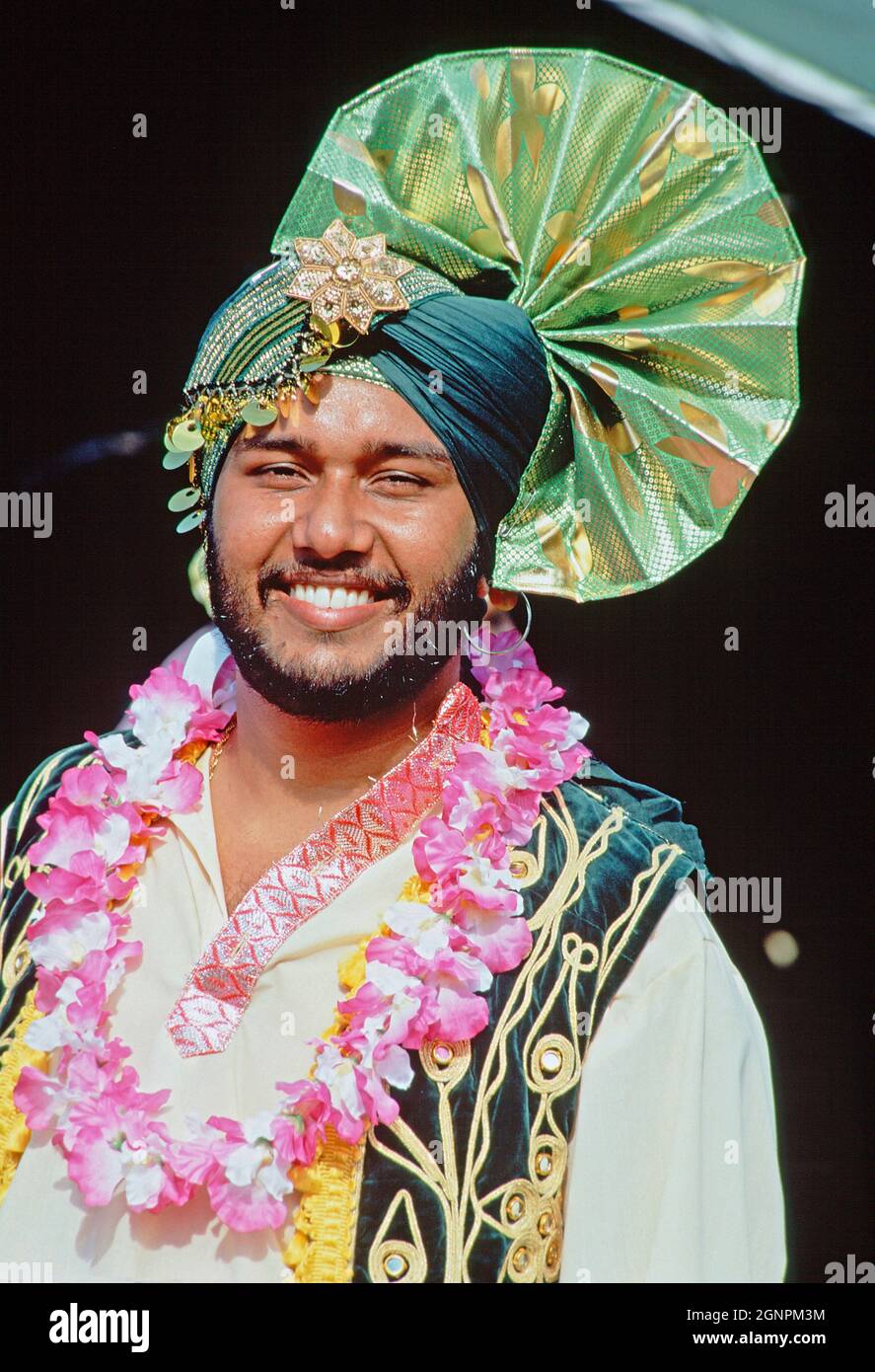 Singapour. Festival de danse indienne. Portrait extérieur de l'homme Sikh. Banque D'Images