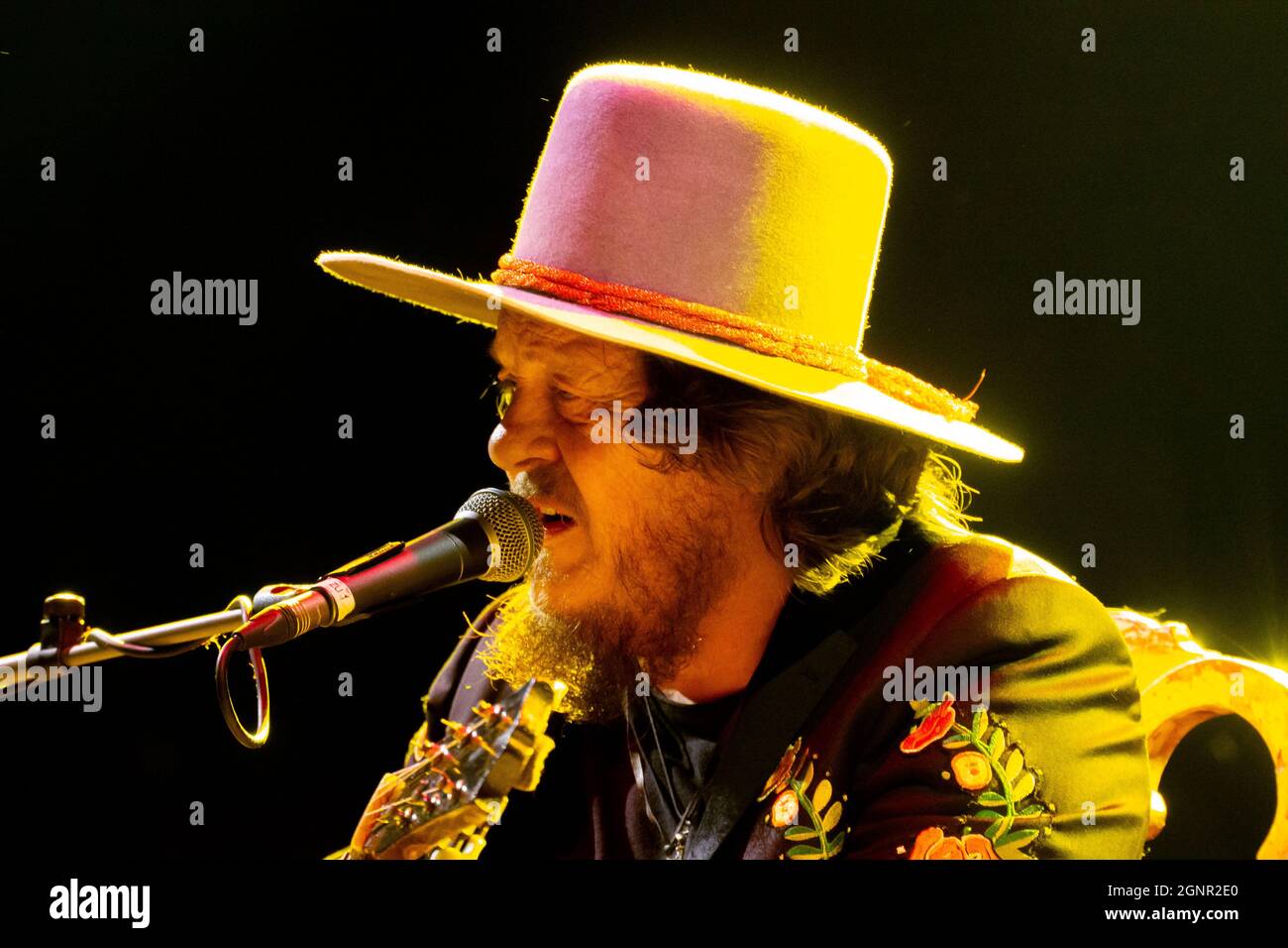 Piazza Castello, Marostica, Italie, 26 septembre 2021, Zucchero sucre Fornaciari pendant Zucchero sucre Fornaciari - INACUSTICO en exclusivité pour 2021 Banque D'Images