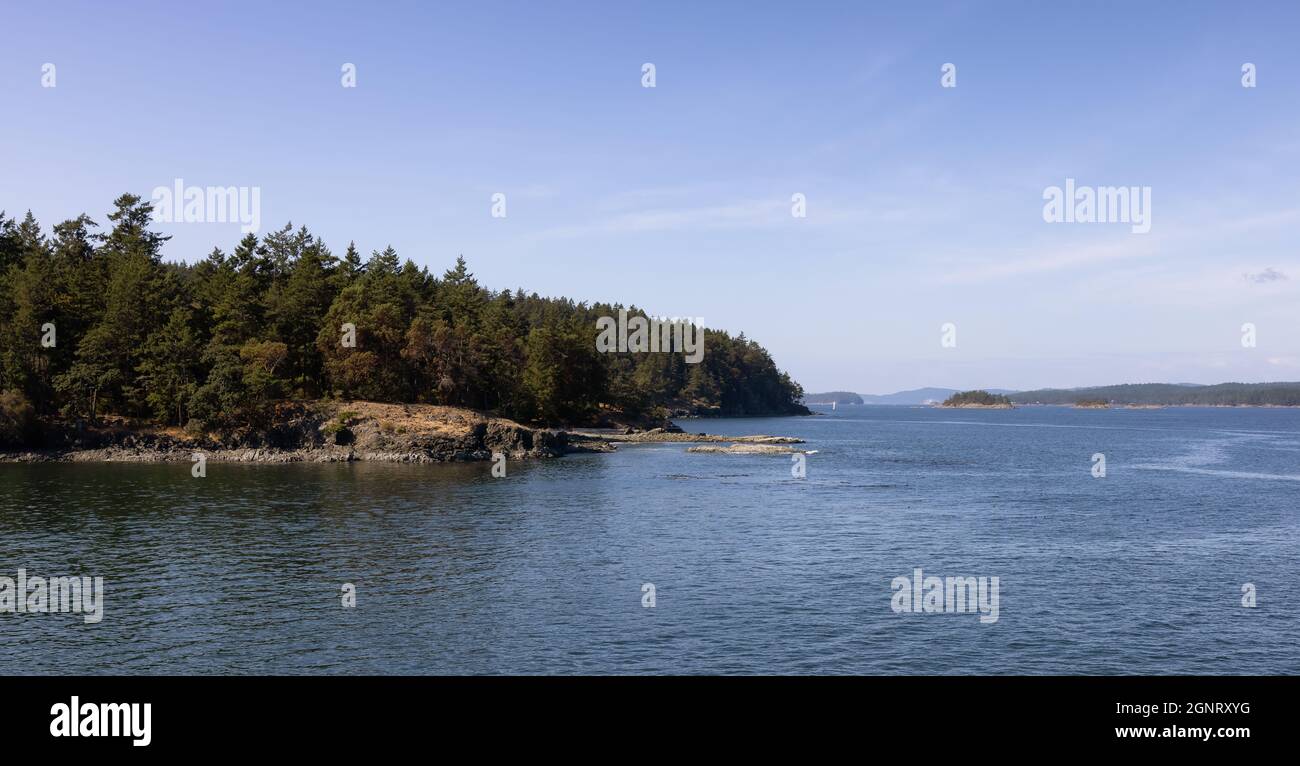 Vue panoramique sur la côte rocheuse avec le paysage naturel canadien Banque D'Images