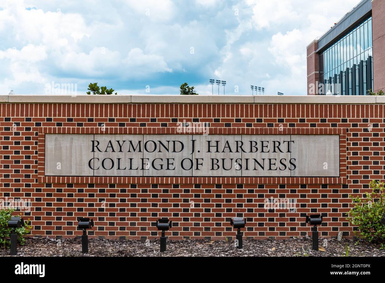 AUBURN ALABAMA, États-Unis - 18 juin 2020 - Auburn University Raymond J Harbert College of Engineering Sign Banque D'Images