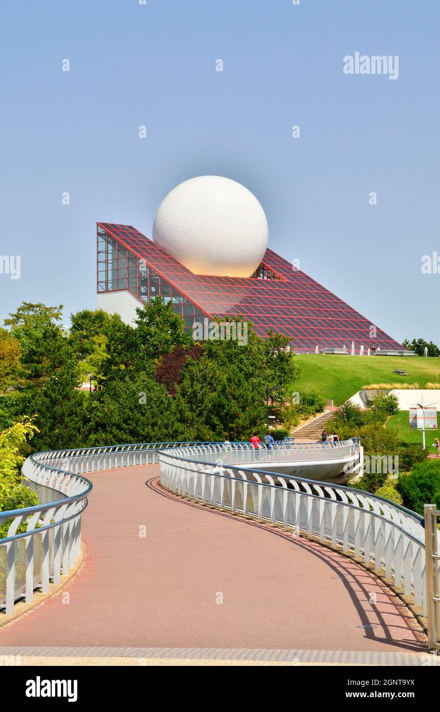 France, Vienne (86), Poitiers, le Futuroscope, parc à la 3ème de l'architecture Denis Laming // France, Vienne, Poitiers, Futuroscope, me parc par l'archi Banque D'Images