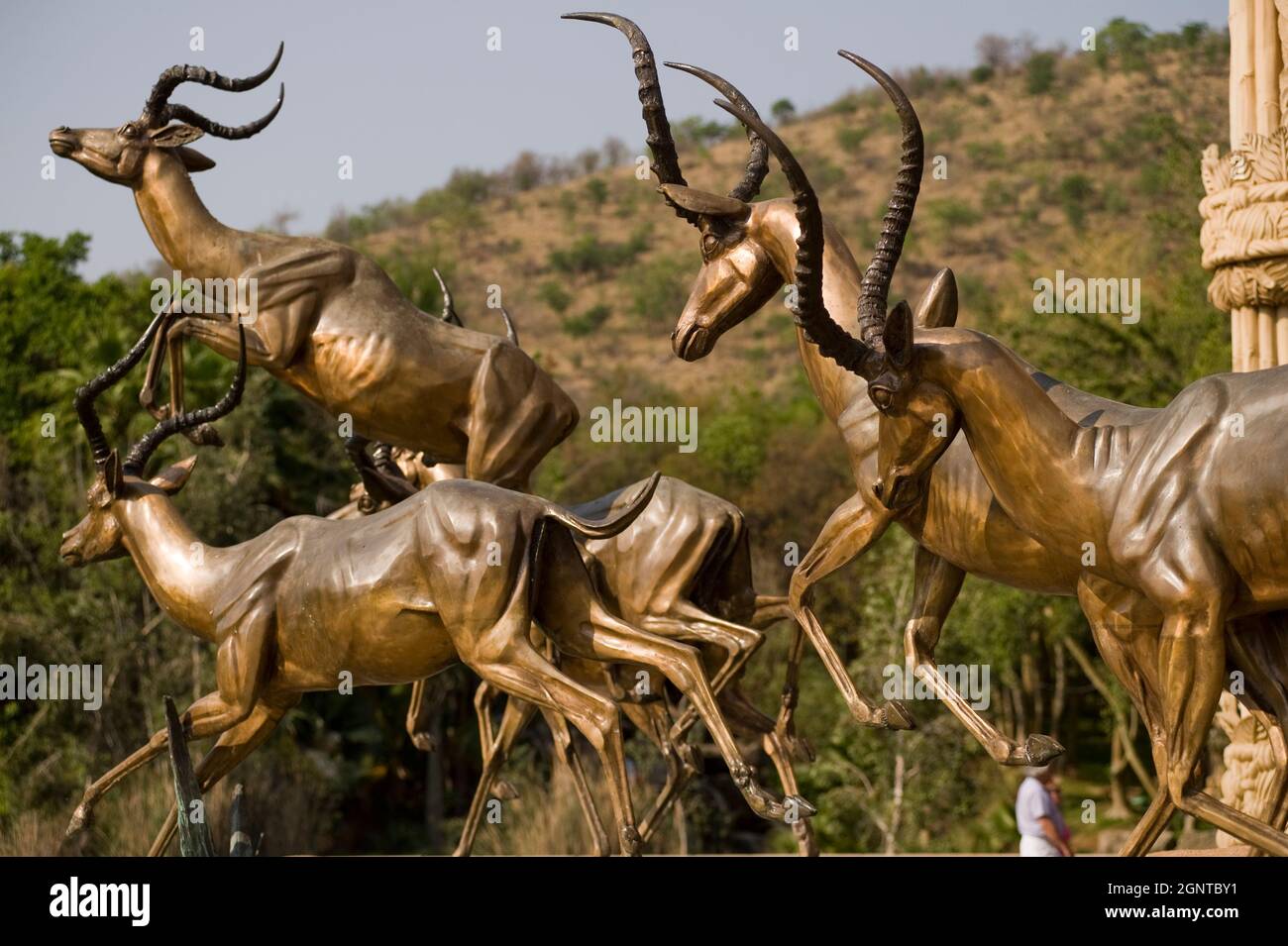 Statue d'antilope Sun City est une ville sud-africaine et méga-station de 15 000 habitants, située dans la province du Nord-Ouest, près de la ville de Rutenbur Banque D'Images