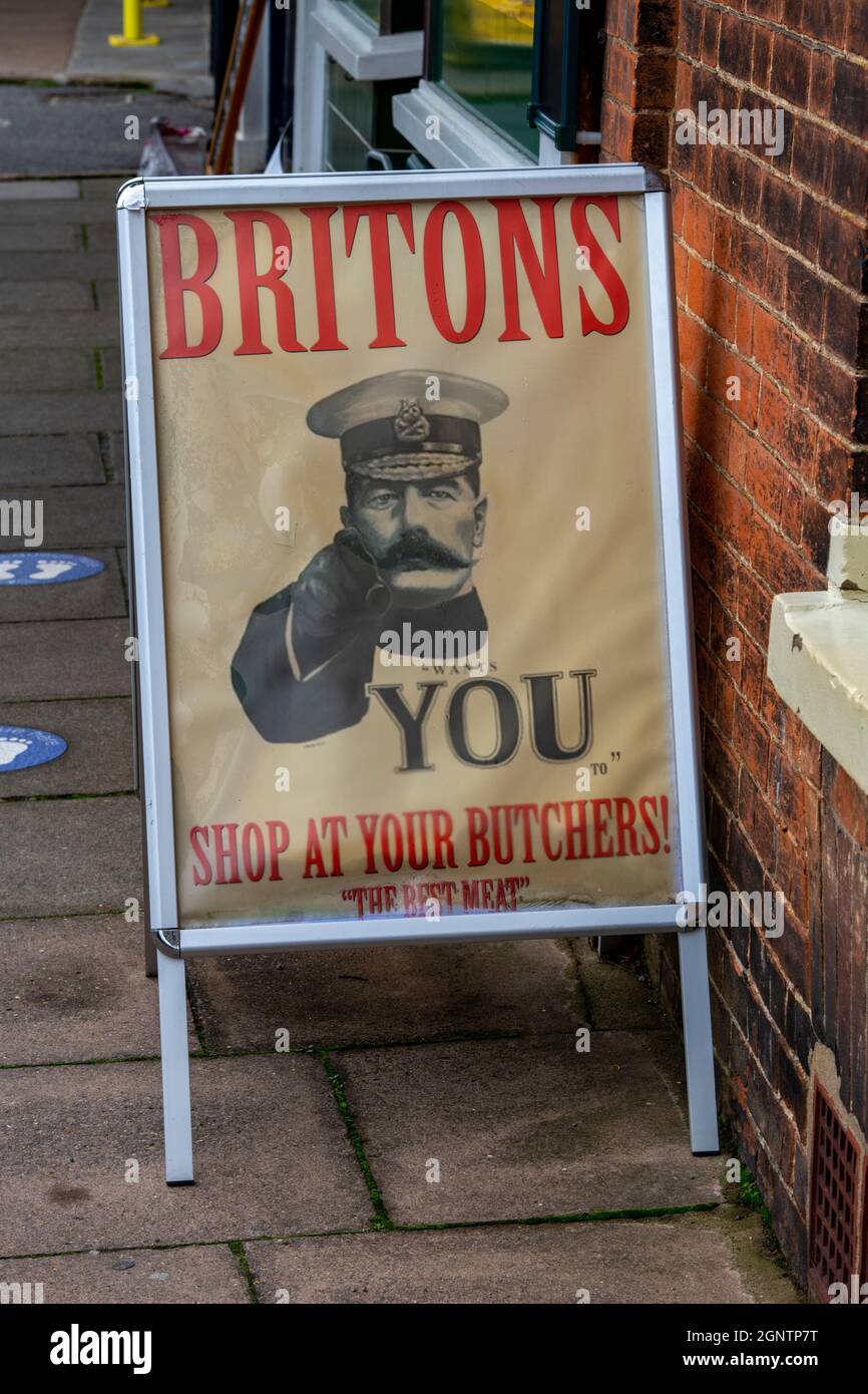un panneau publicitaire bouchers boutiques basées sur la guerre mondiale un et deux kitchener votre pays a besoin de vous campagne. bouchers boutique publicité signe. Banque D'Images