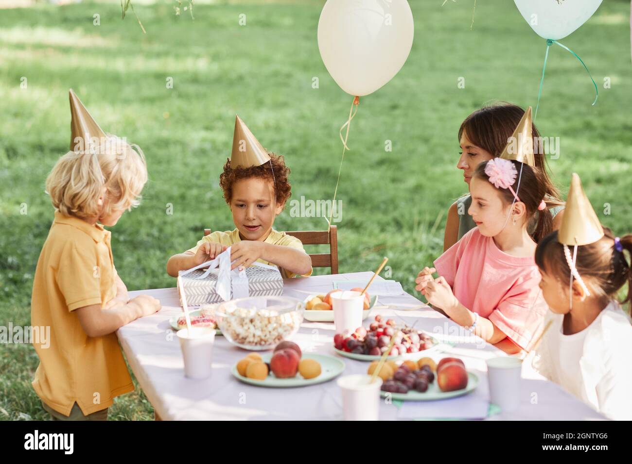 13 Décorations De Gâteau En Forme De Cœur à Paillettes Thème Abeille - Pour Anniversaire Enfant, Fête Prénatale, Cupcakes Et Desserts