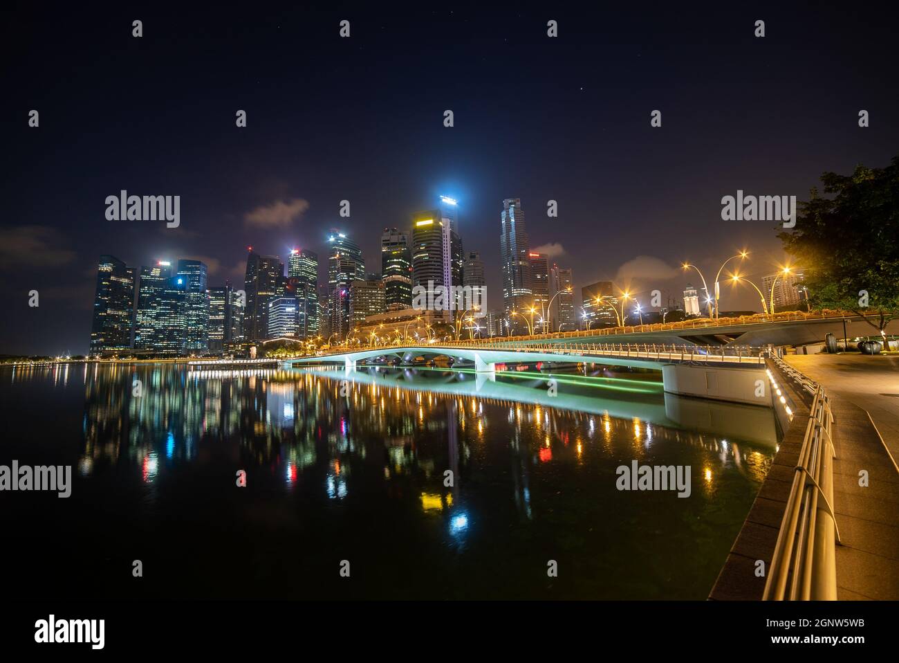 Singapour de nuit, prise de vue à Marina Bay Banque D'Images